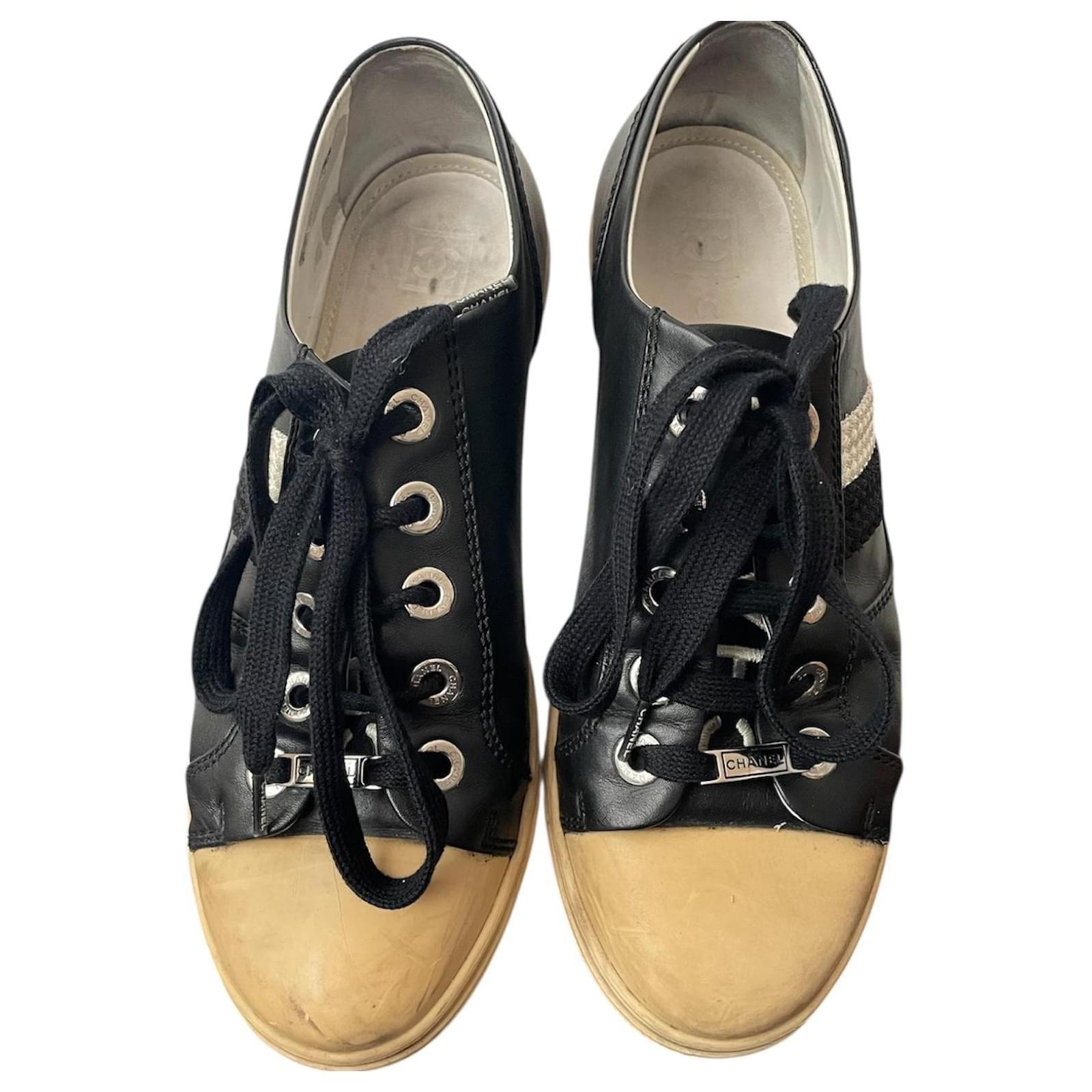 Chanel Sneakers Navy blue Leather  ref.2199249