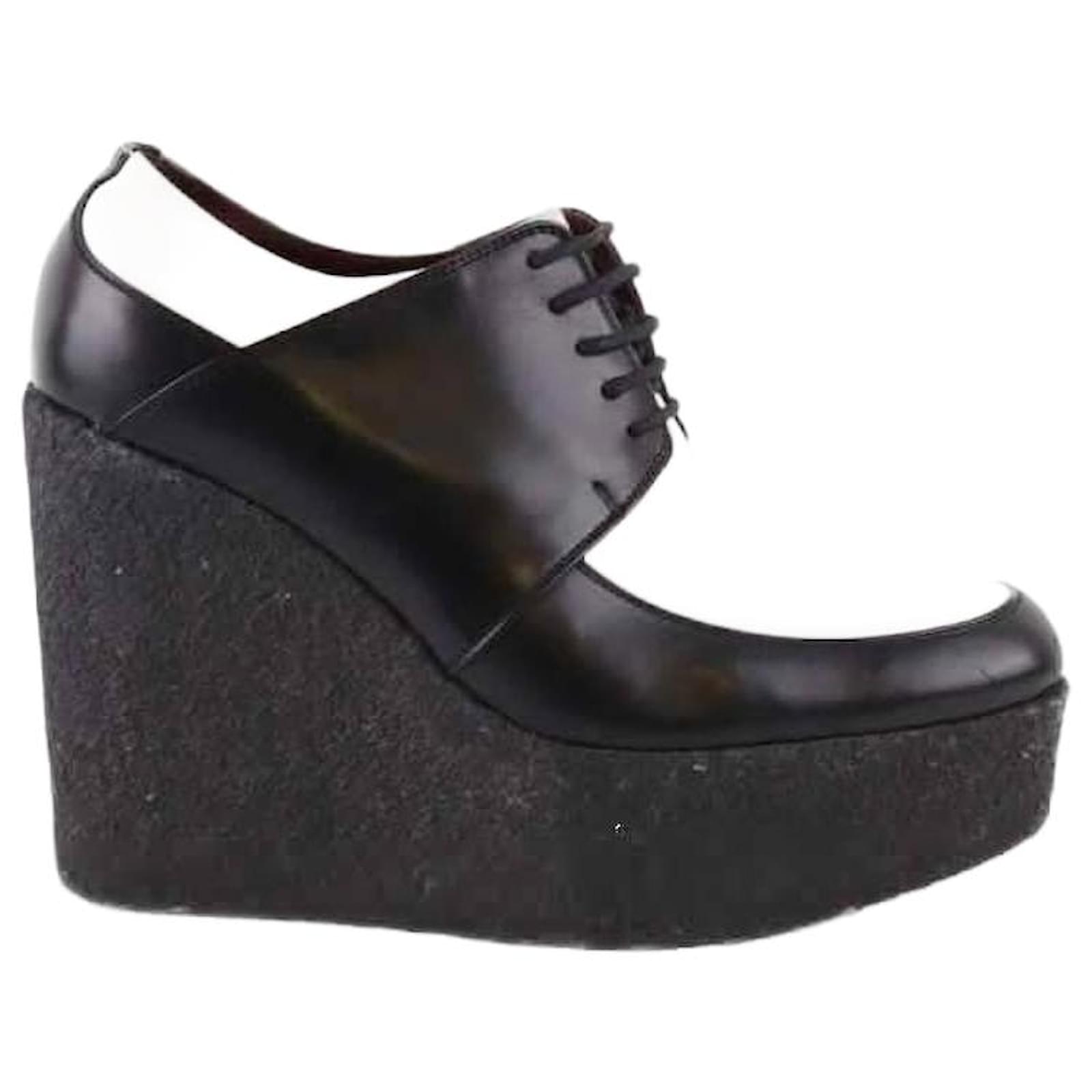 Céline Lace-up leather shoes White  ref.1666938
