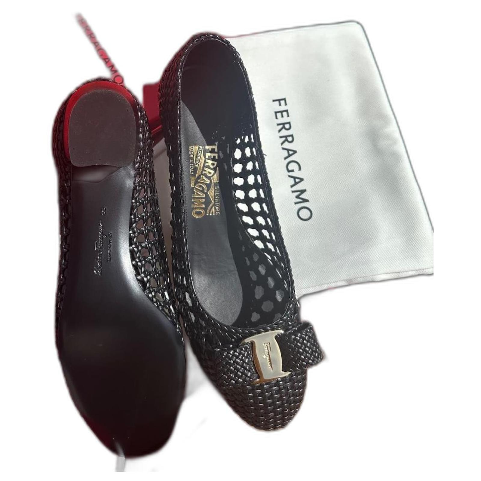 Salvatore Ferragamo New Vara Plate Black Leather  ref.2190627
