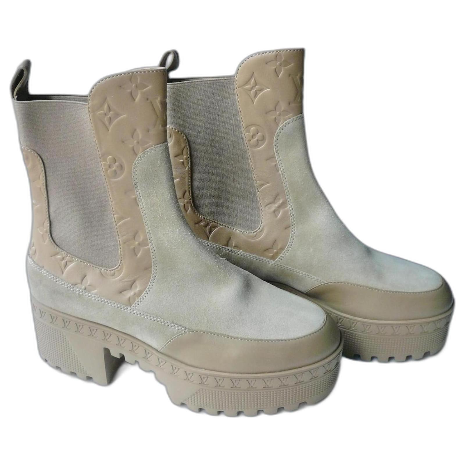 LOUIS VUITTON Chelsea Laureate Boots suede leather Ivory Condition almost new Size 39 SOLD OUT Beige  ref.1929829