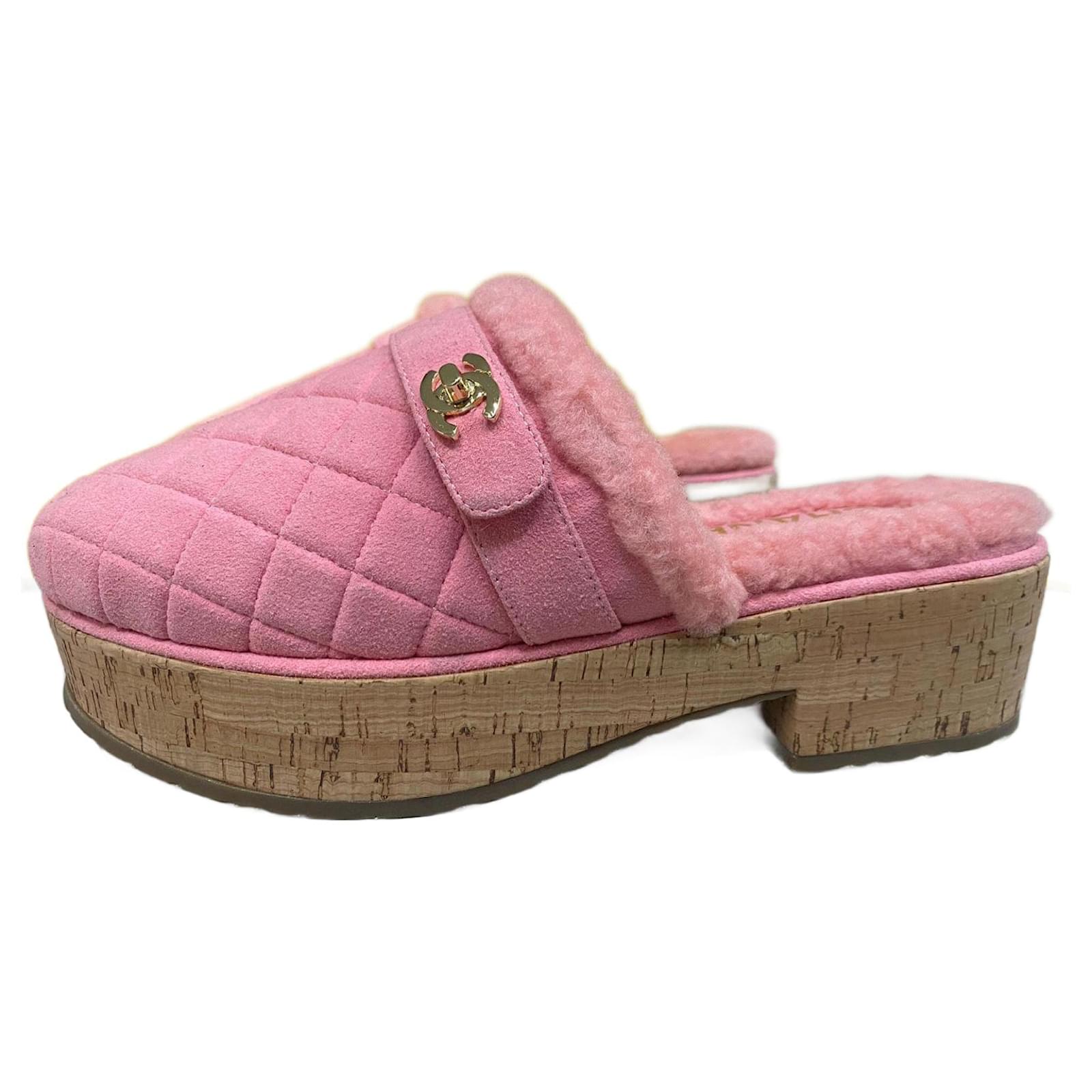 pink suede and sheepskin Chanel clogs Leather Deerskin  ref.2159764