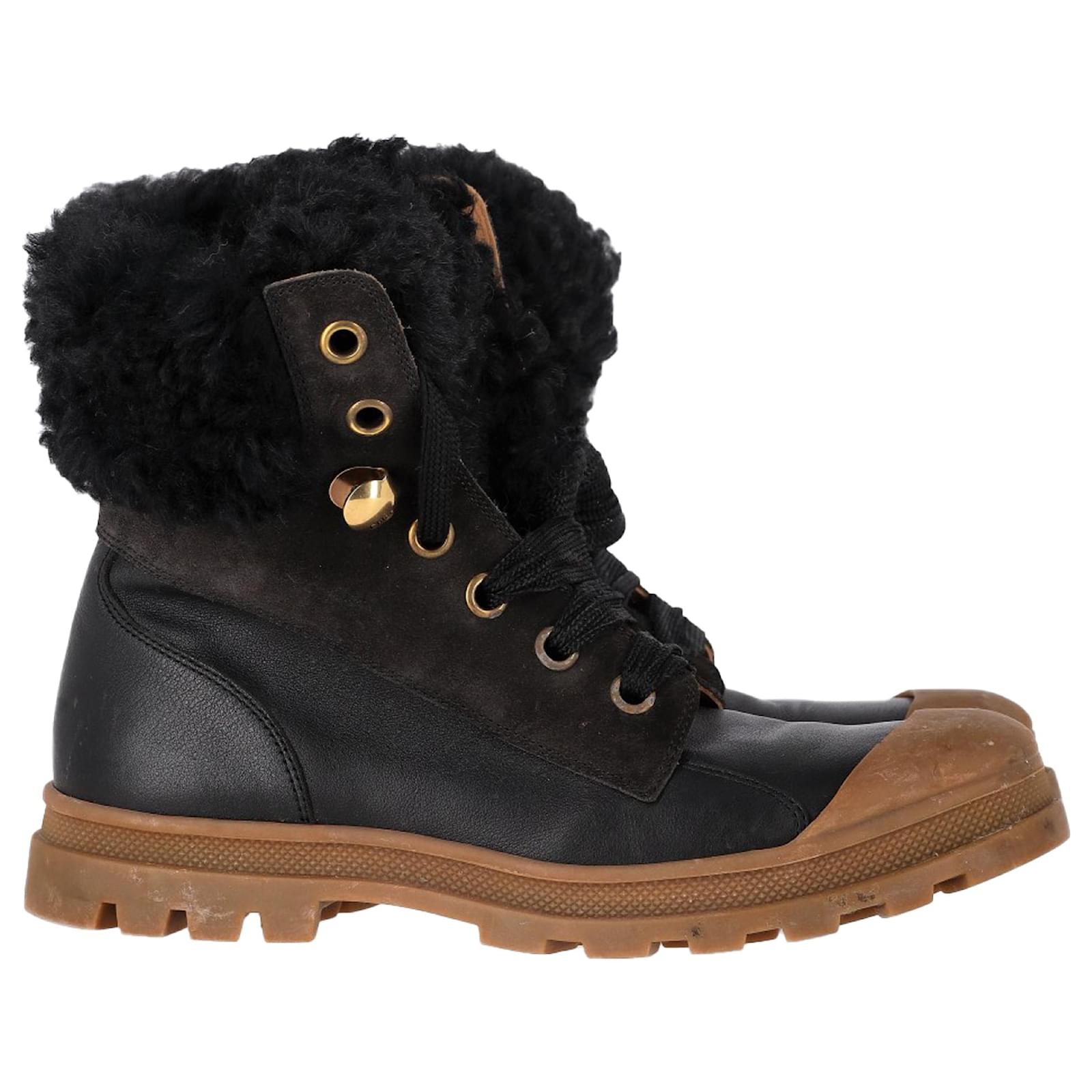  Chloé Sheared Combat Boots in Black Leather and Suede  ref.2039063