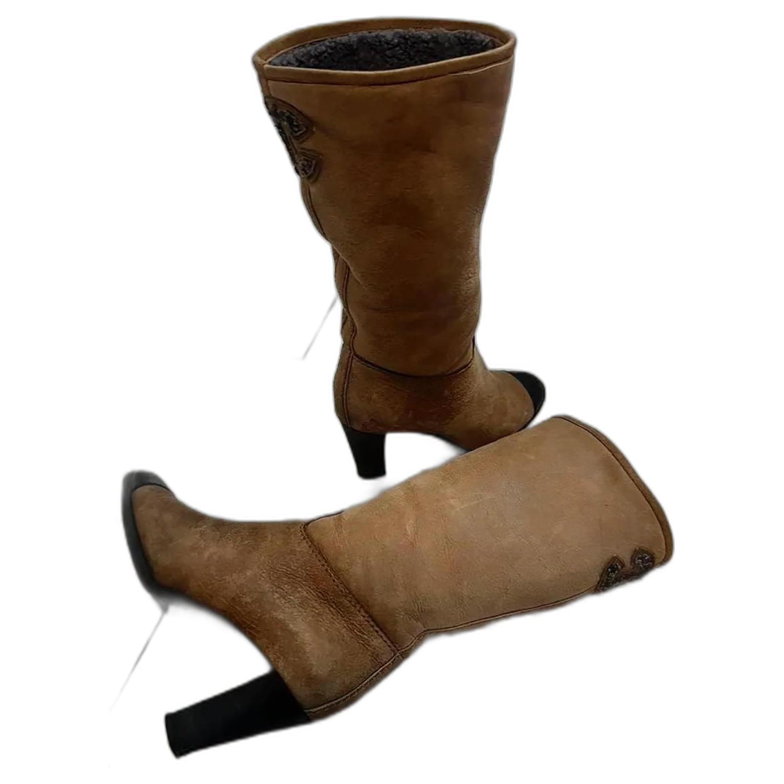 Amazing Chanel Sheepskin boots Camel Fur  ref.2145049