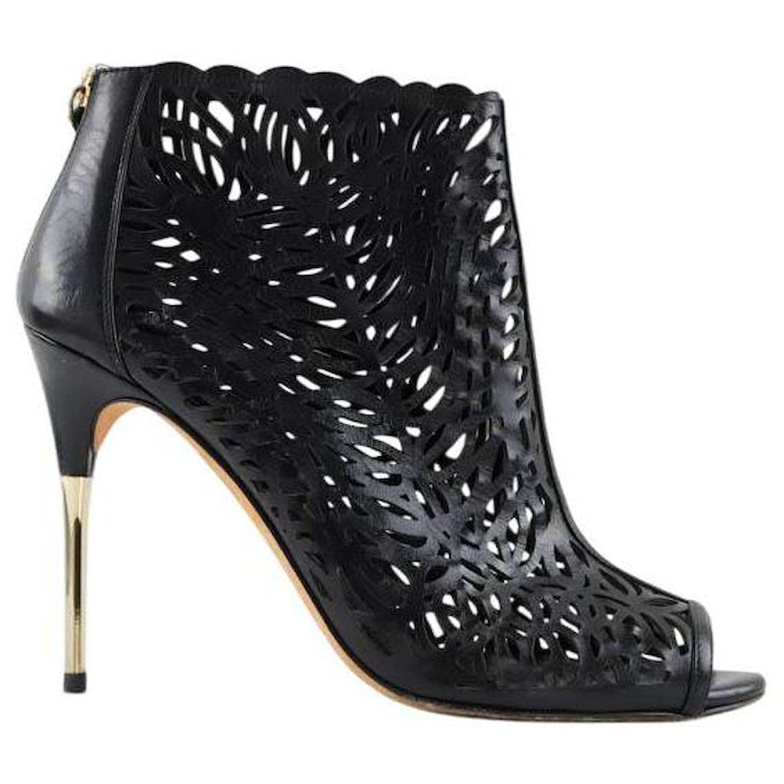 Hugo Boss Leather heels Black  ref.2141495