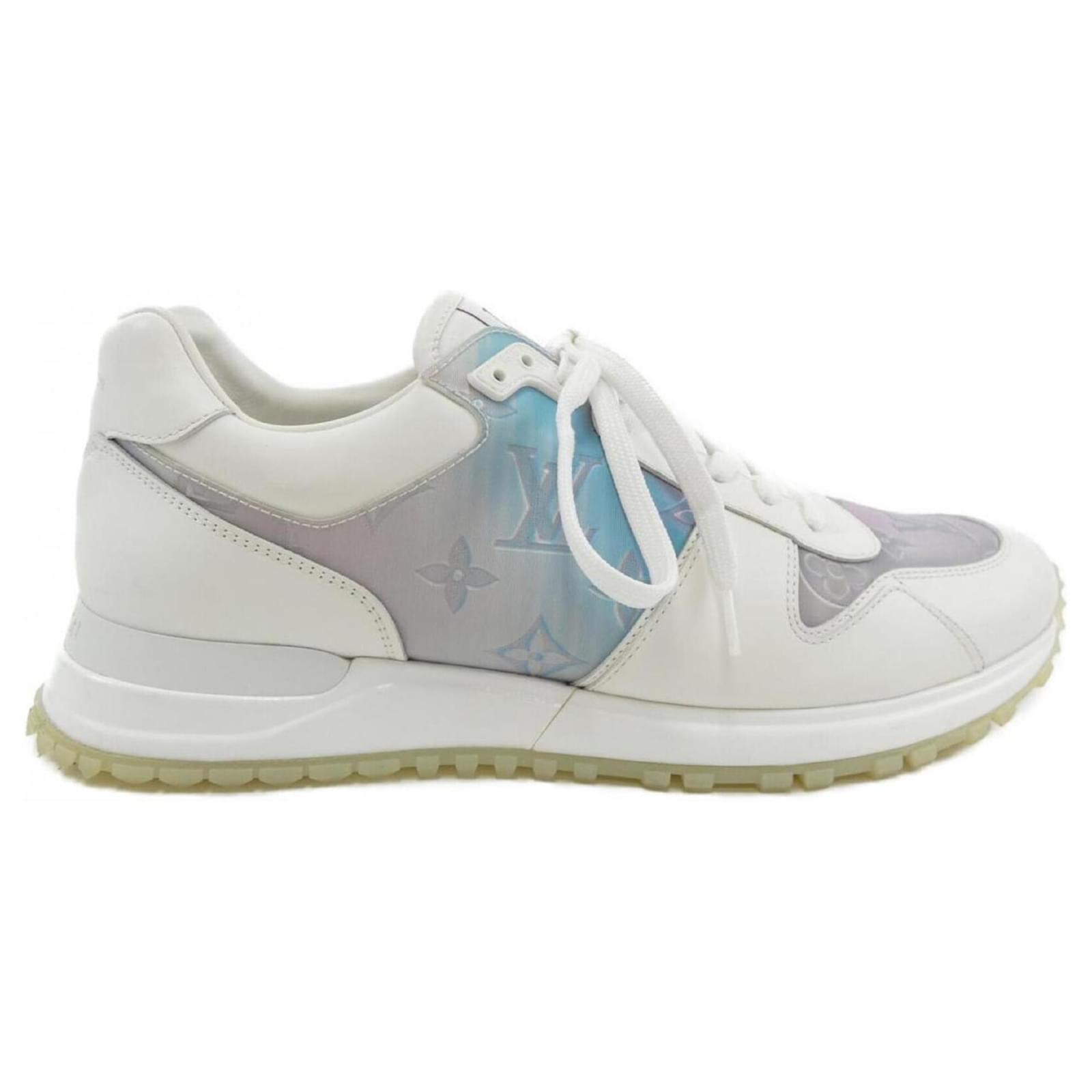 Louis Vuitton Silver and White Sneakers Silvery  ref.2131484