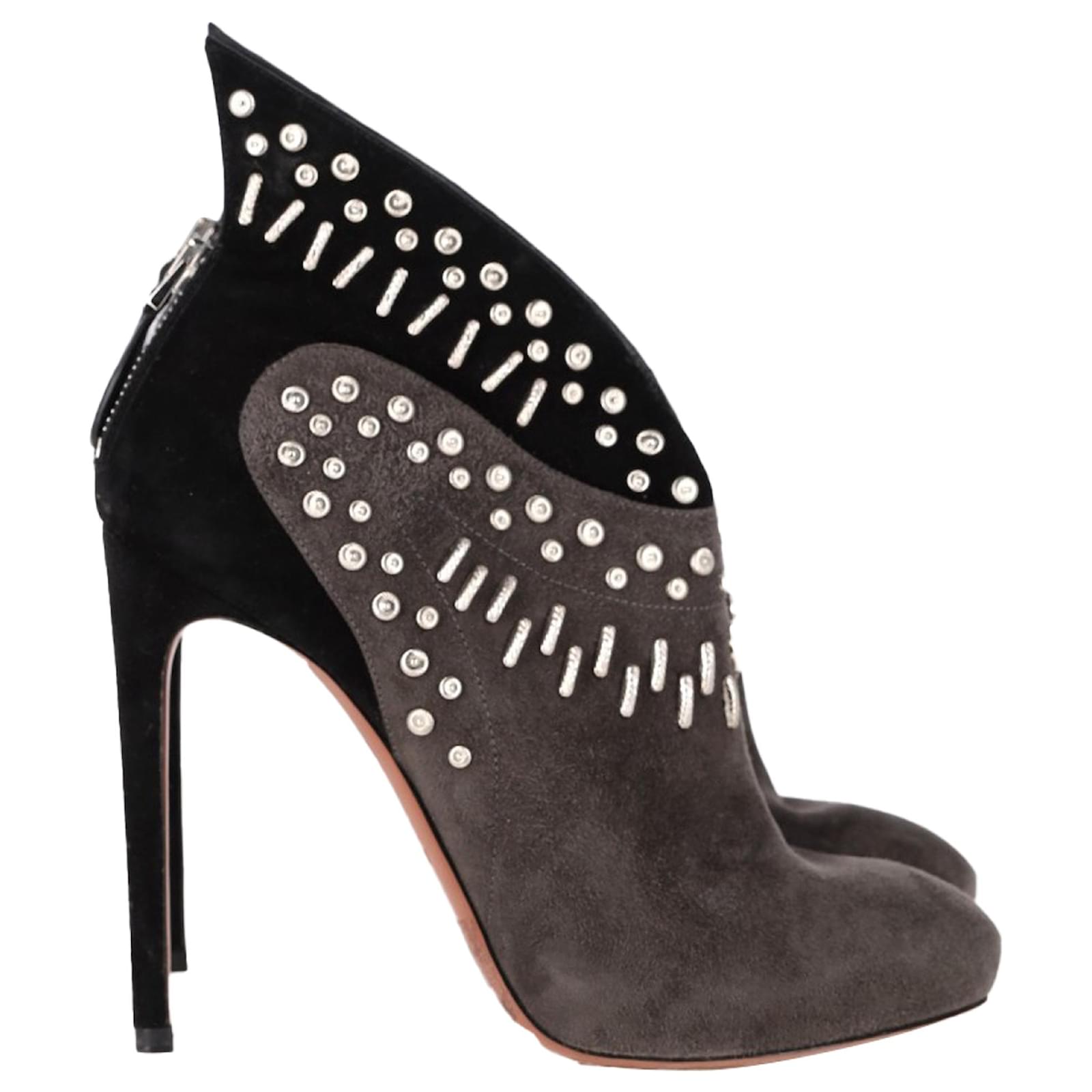  Alaïa Winged Embellished Heeled Ankle Boots in Grey and Black Suede  ref.2123229