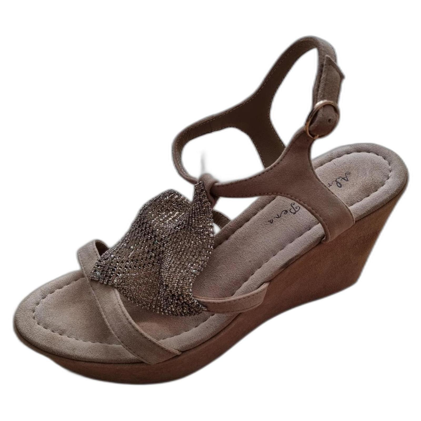 Autre Marque Sandals Beige Deerskin  ref.2117484