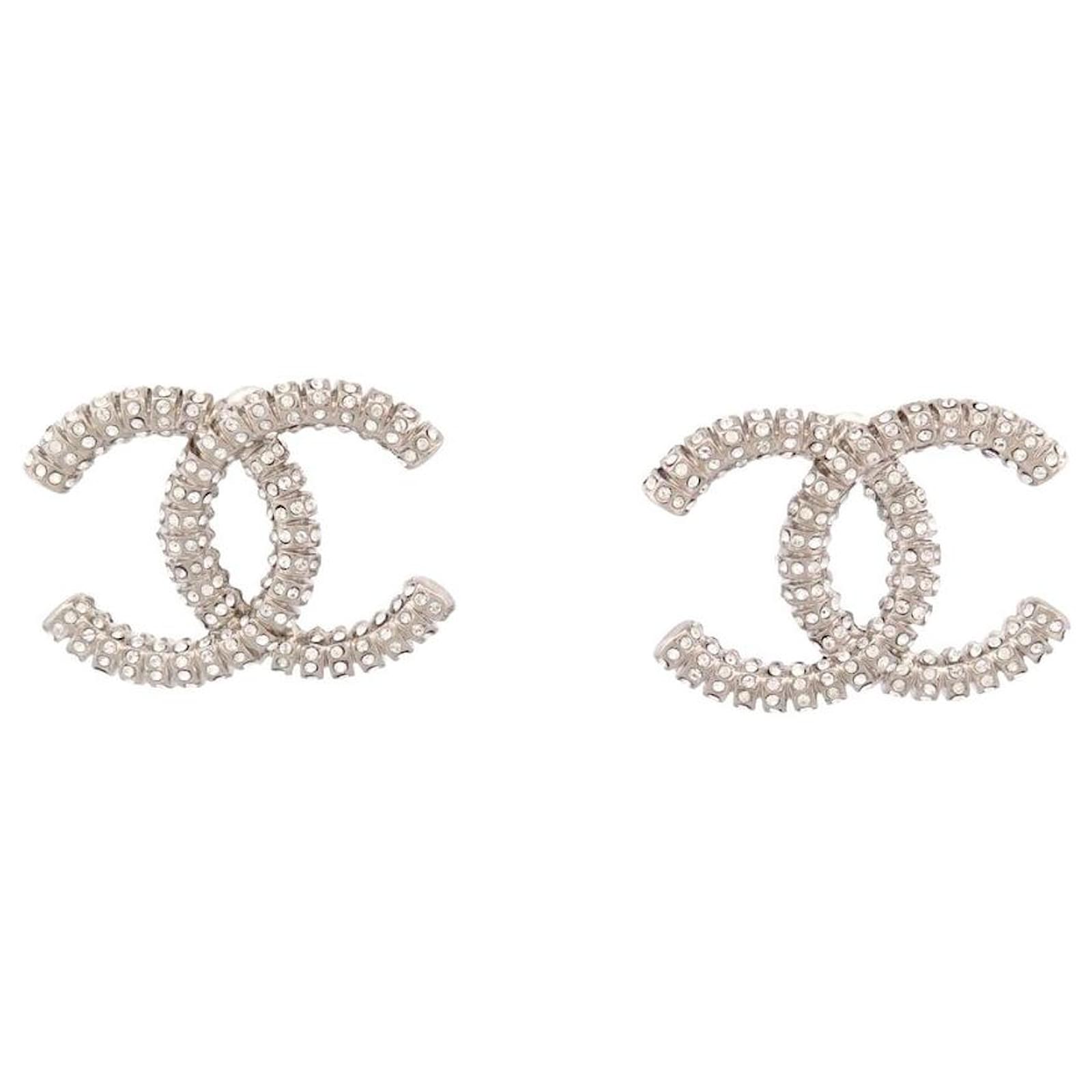NINE CHANEL CC LOGO STRASS SILVER METAL EARRINGS NEW Silvery  ref.2251028