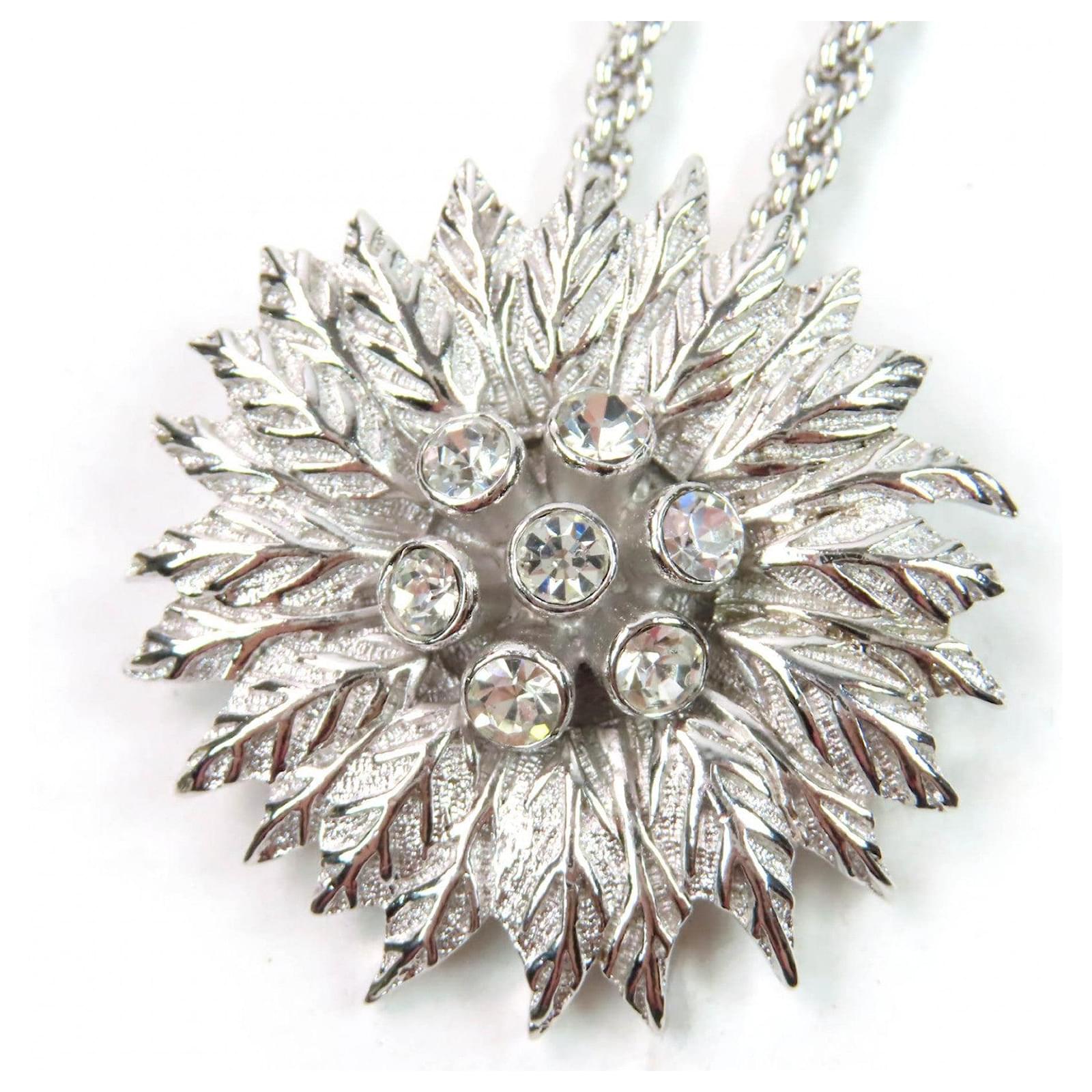 Christian Dior Flower design Necklace Silvery Metallic Metal  ref.2316427