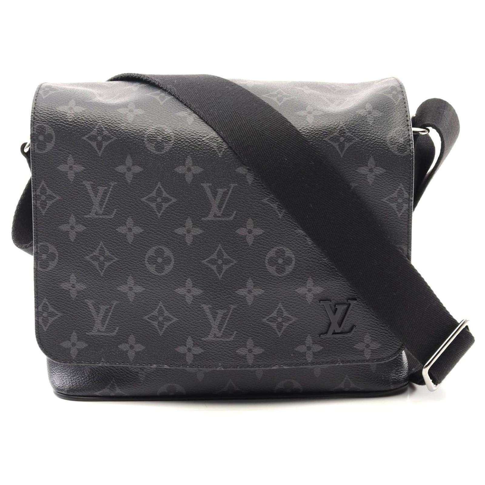 Louis Vuitton District PM NM Shoulder Bag Black Cloth  ref.2306536