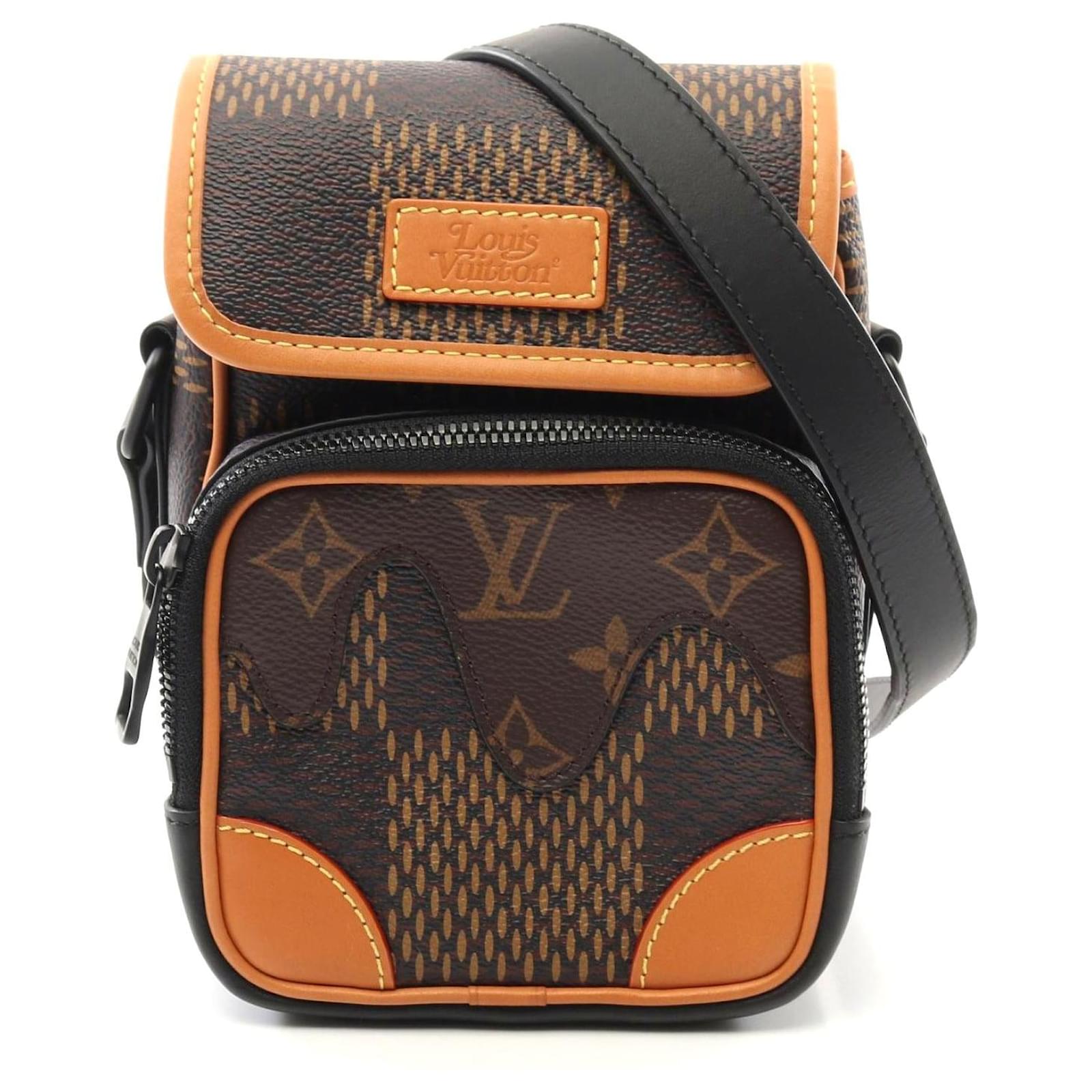 Louis Vuitton Amazon Messenger Bag Brown Cloth  ref.2304869