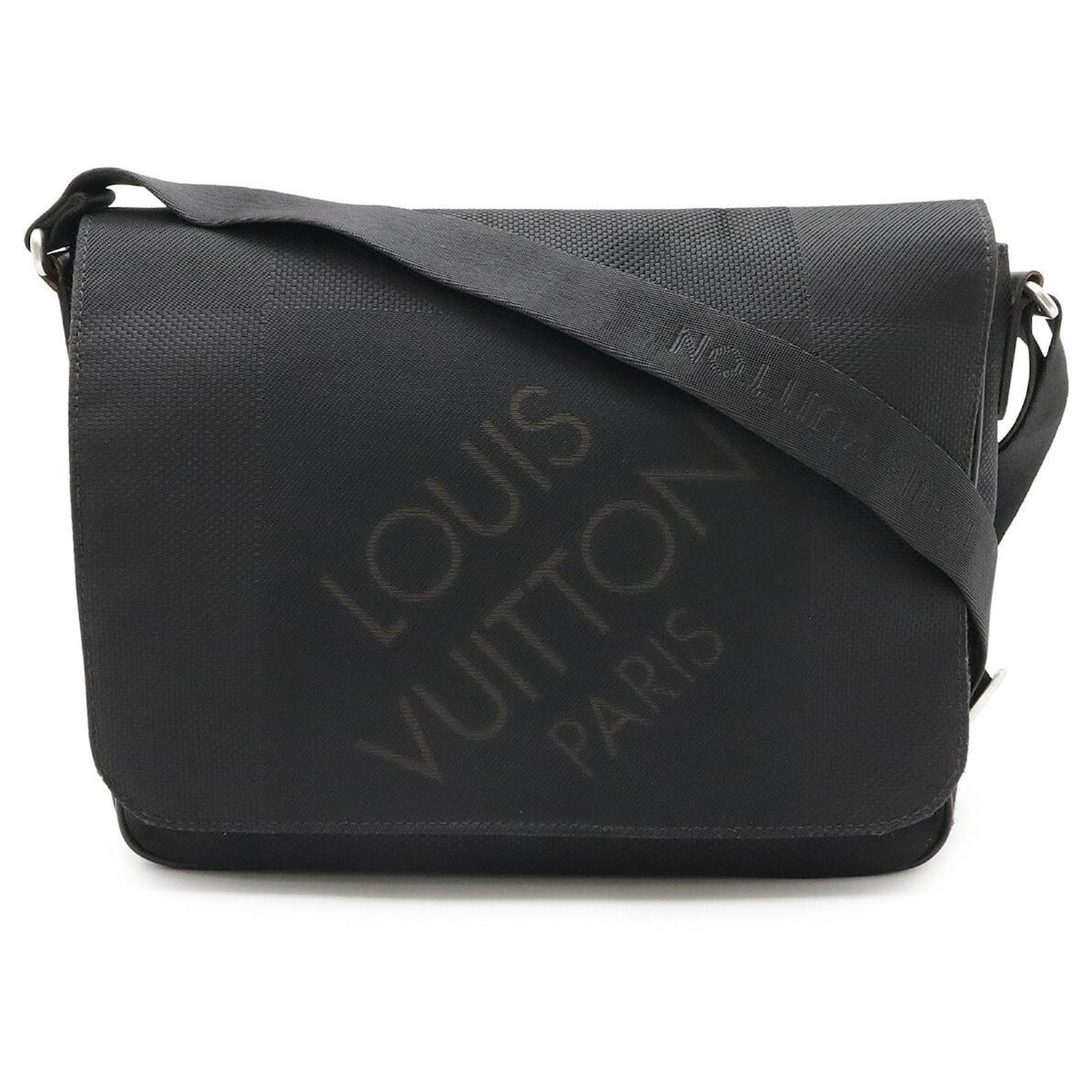 Louis Vuitton Petit Messager Damier Geant Shoulder Bag Black Cloth  ref.2309947