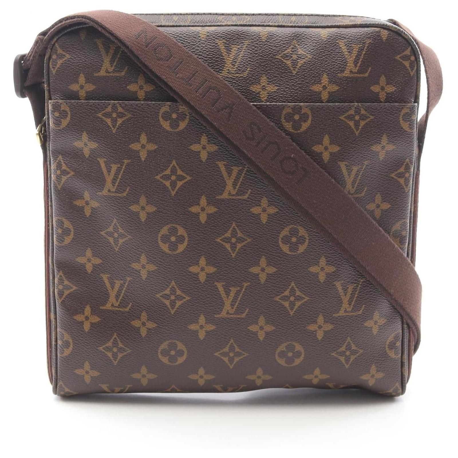 Louis Vuitton Trotteur Beaubourg Monogram Shoulder Bag Brown Cloth  ref.2297614