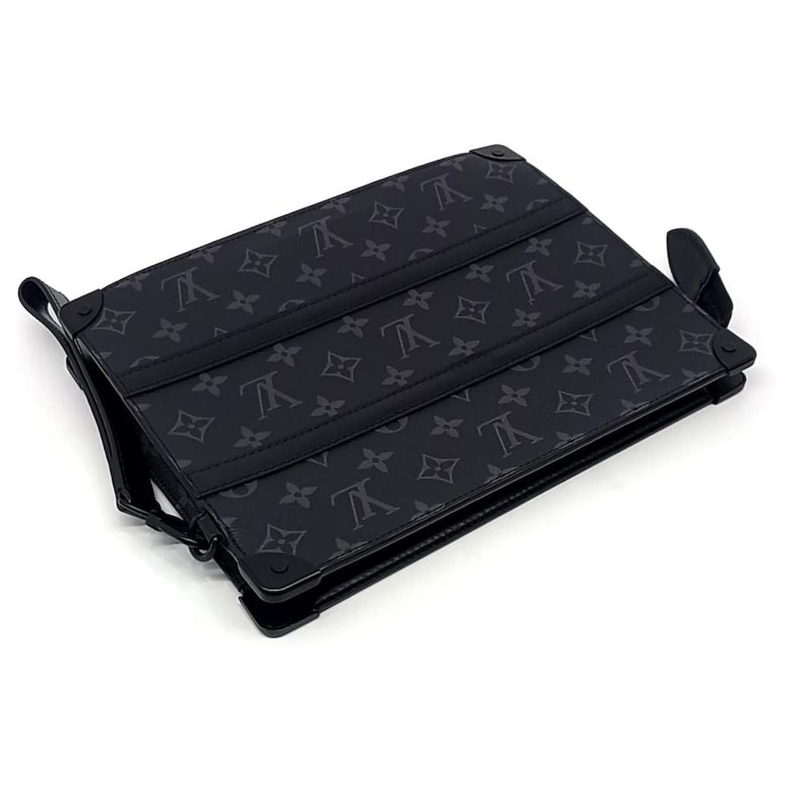 LOUIS VUITTON Eclipse Trunk Pouch M45937 (10126649) Black  ref.2284190