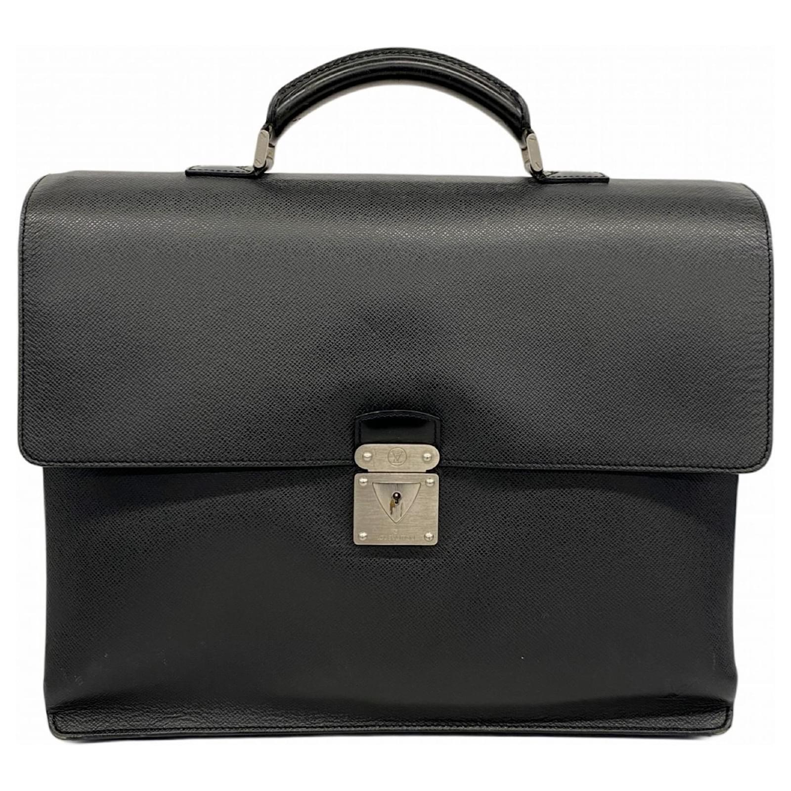 Louis Vuitton Taiga Neo Robusto 3 Handbag Grey  ref.2281631
