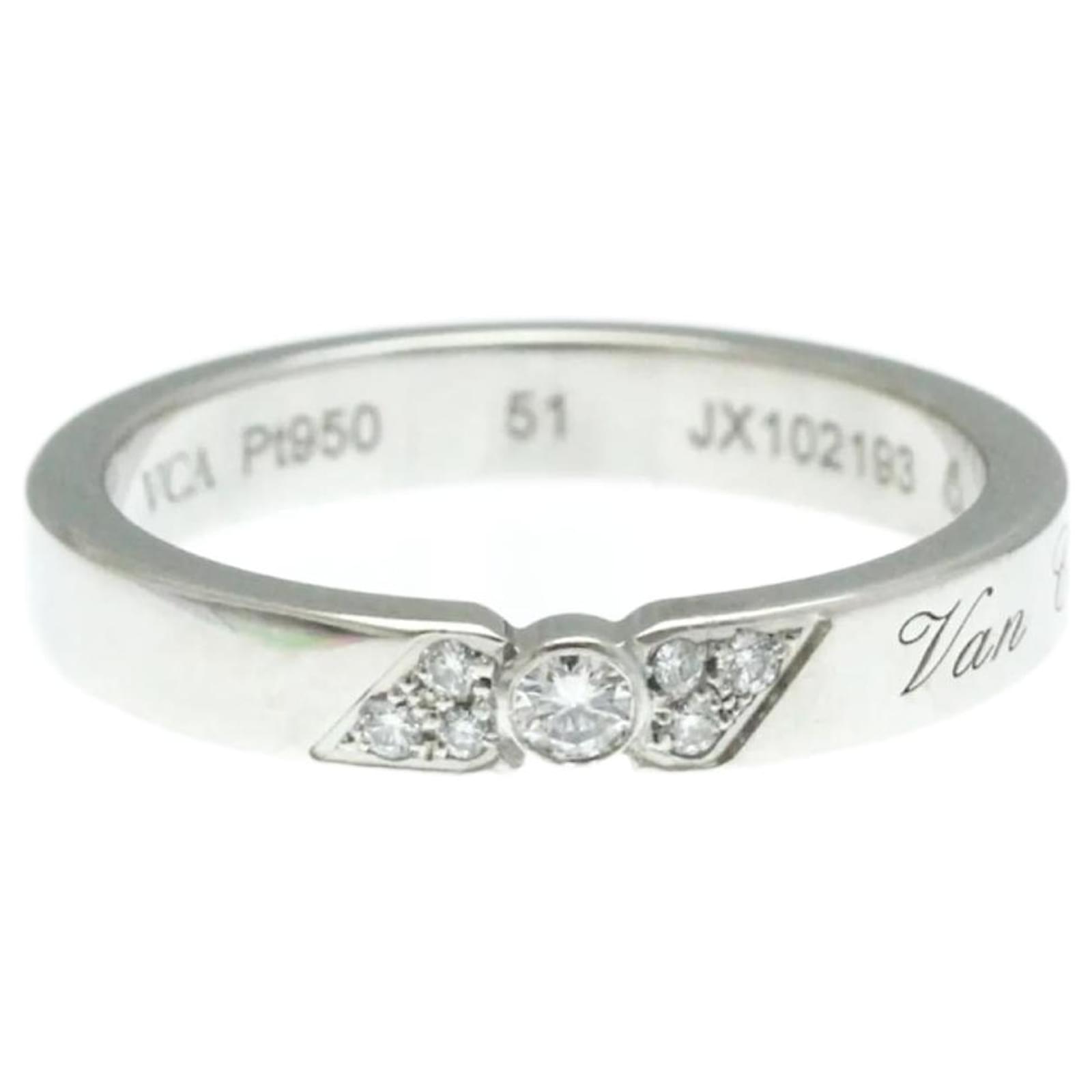 Van Cleef & Arpels Signature Diamond Band Ring Silvery Platinum  ref.2321205