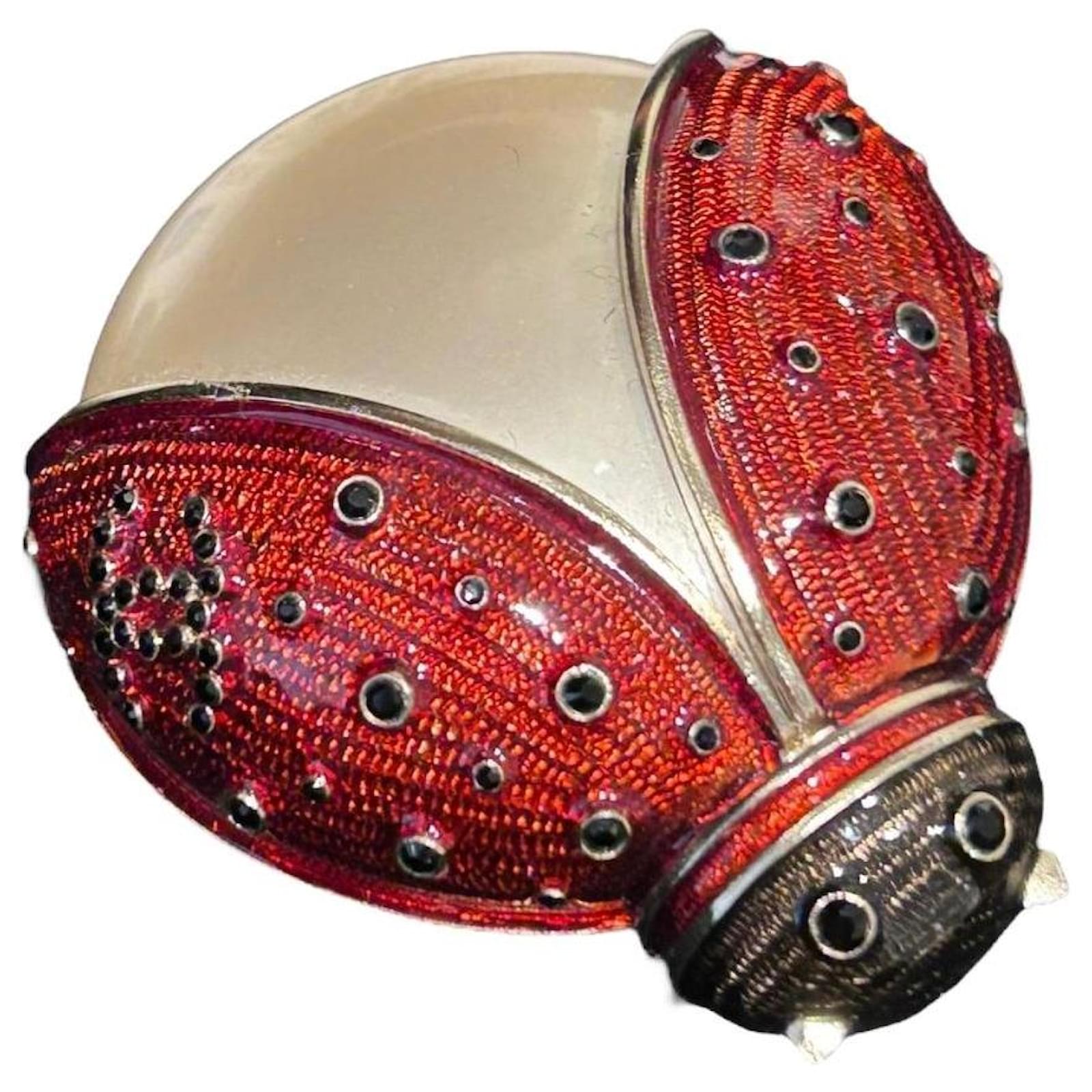 Chanel Pins & brooches Multiple colors Metal  ref.2308866