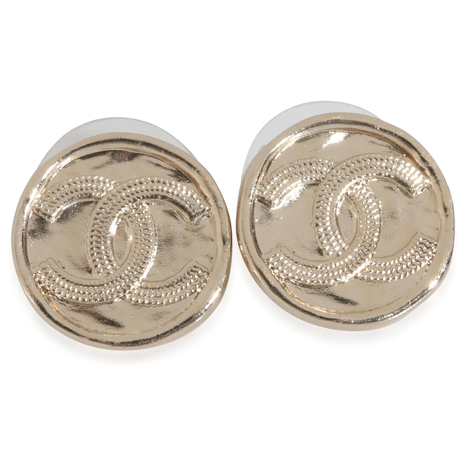 Chanel Gold-Plated  2022 CC Stud Earrings  ref.2318881
