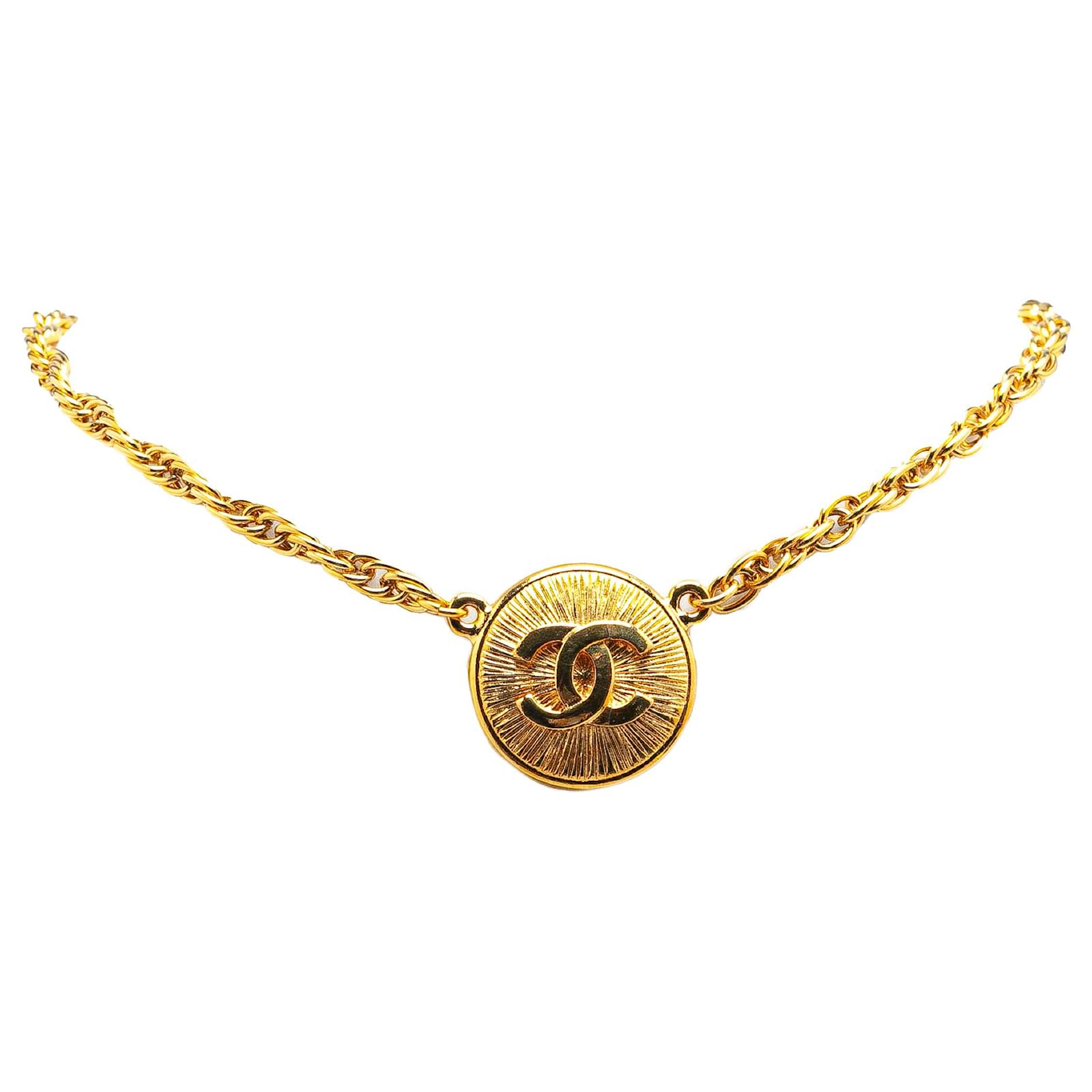 Chanel Gold Gold Plated CC Round Pendant Necklace Golden Metal Gold-plated  ref.2313019