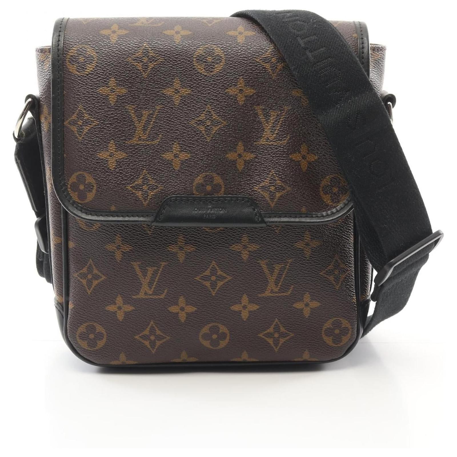 Louis Vuitton Bass PM Monogram Shoulder Bag Brown Cloth  ref.2261811