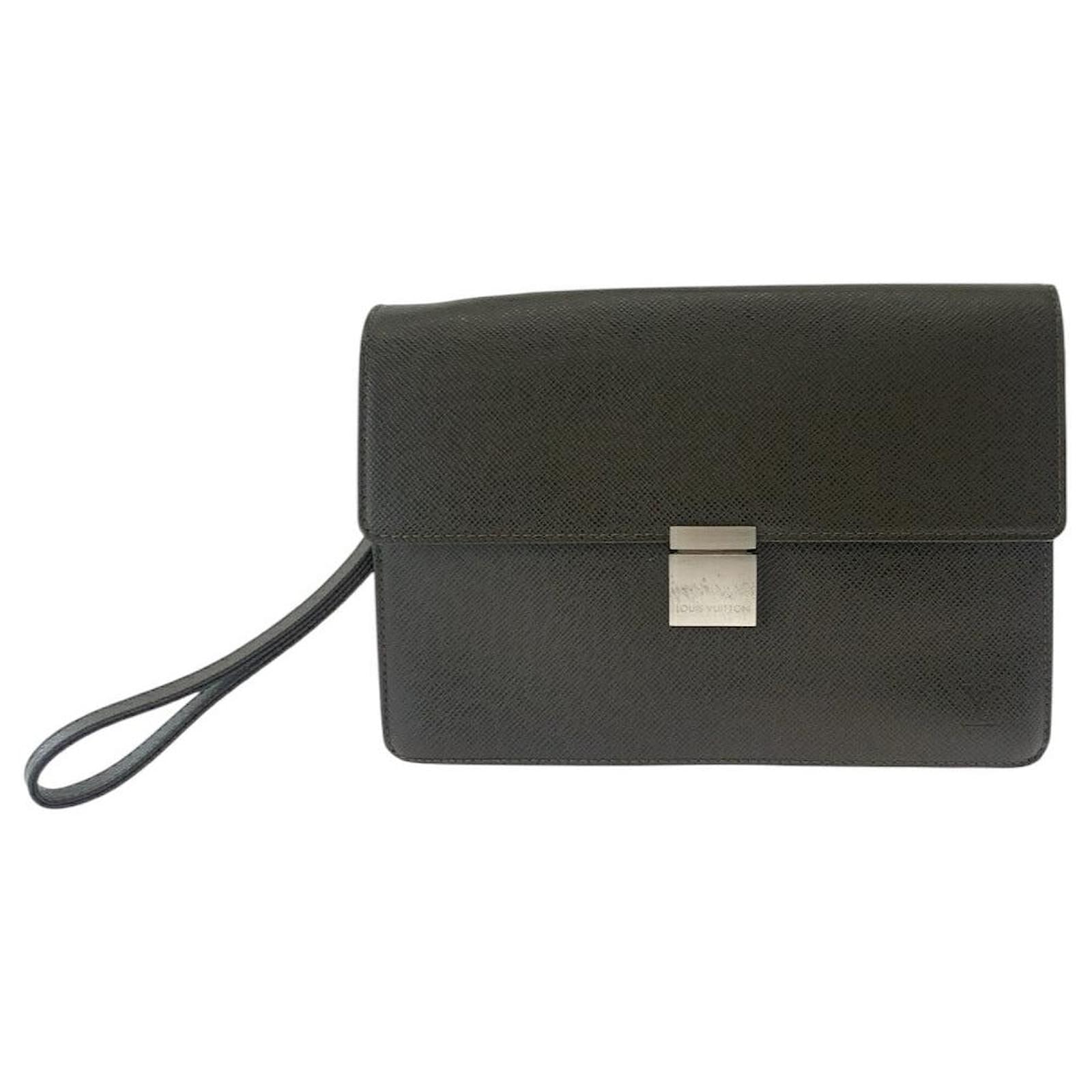 Louis Vuitton Taiga Selenga Clutch Bag M30786 Brown Leather  ref.2261422