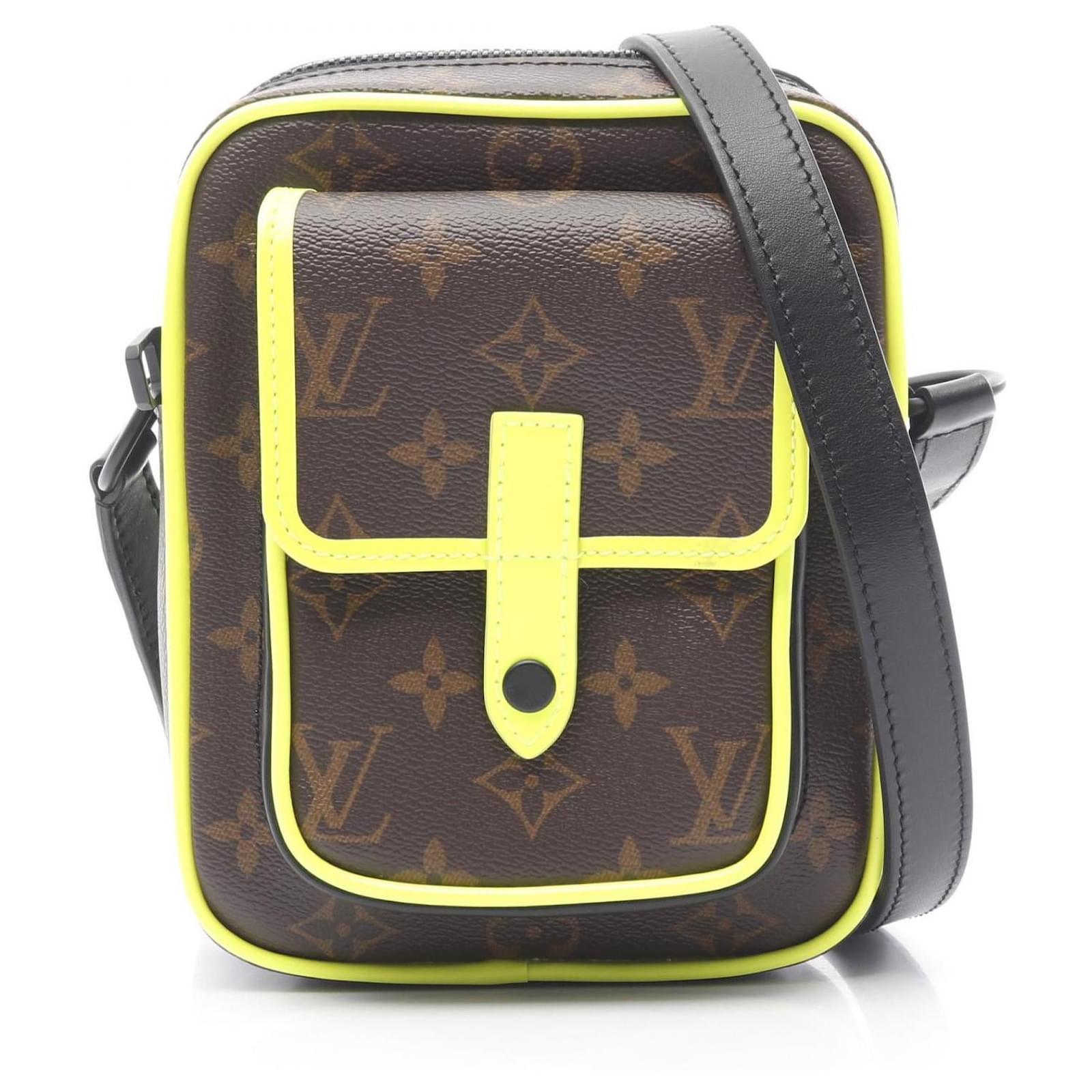 Louis Vuitton Christopher Monogram Shoulder Bag Brown Cloth  ref.2258269