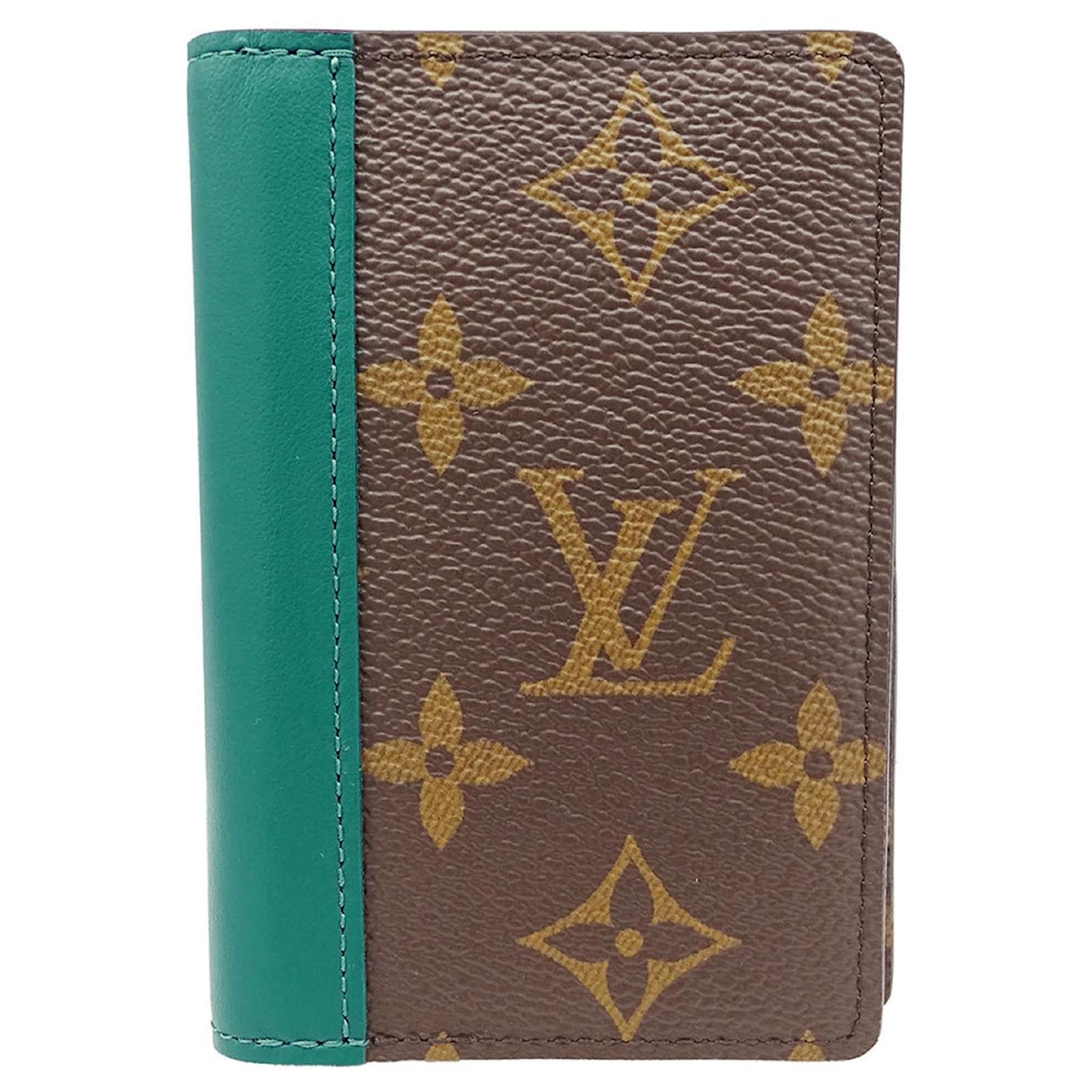 Louis Vuitton Monogram Card Case in Borneo Green Patent leather  ref.2240257
