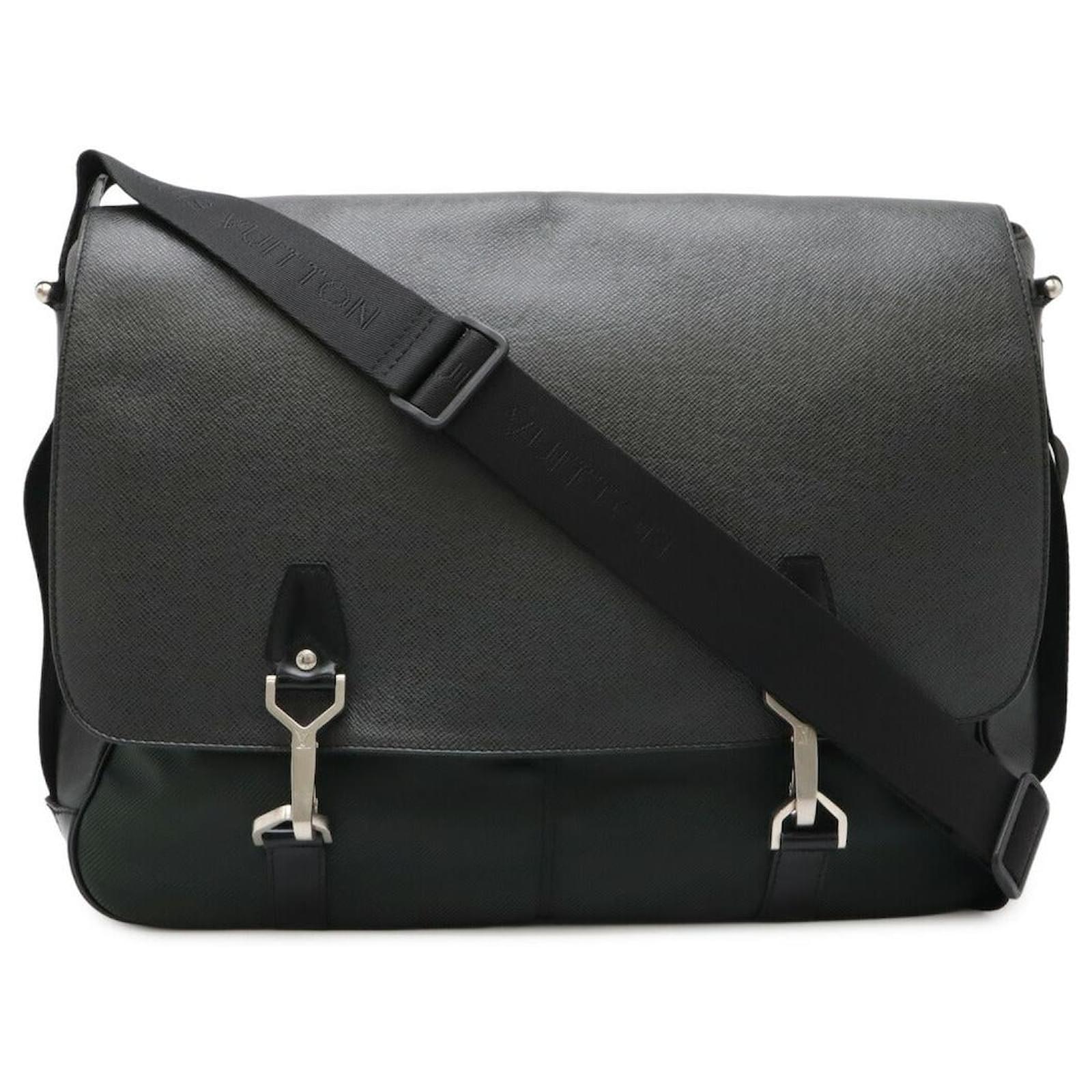 Louis Vuitton Taiga Delceau Leather Shoulder Bag Black  ref.2233635