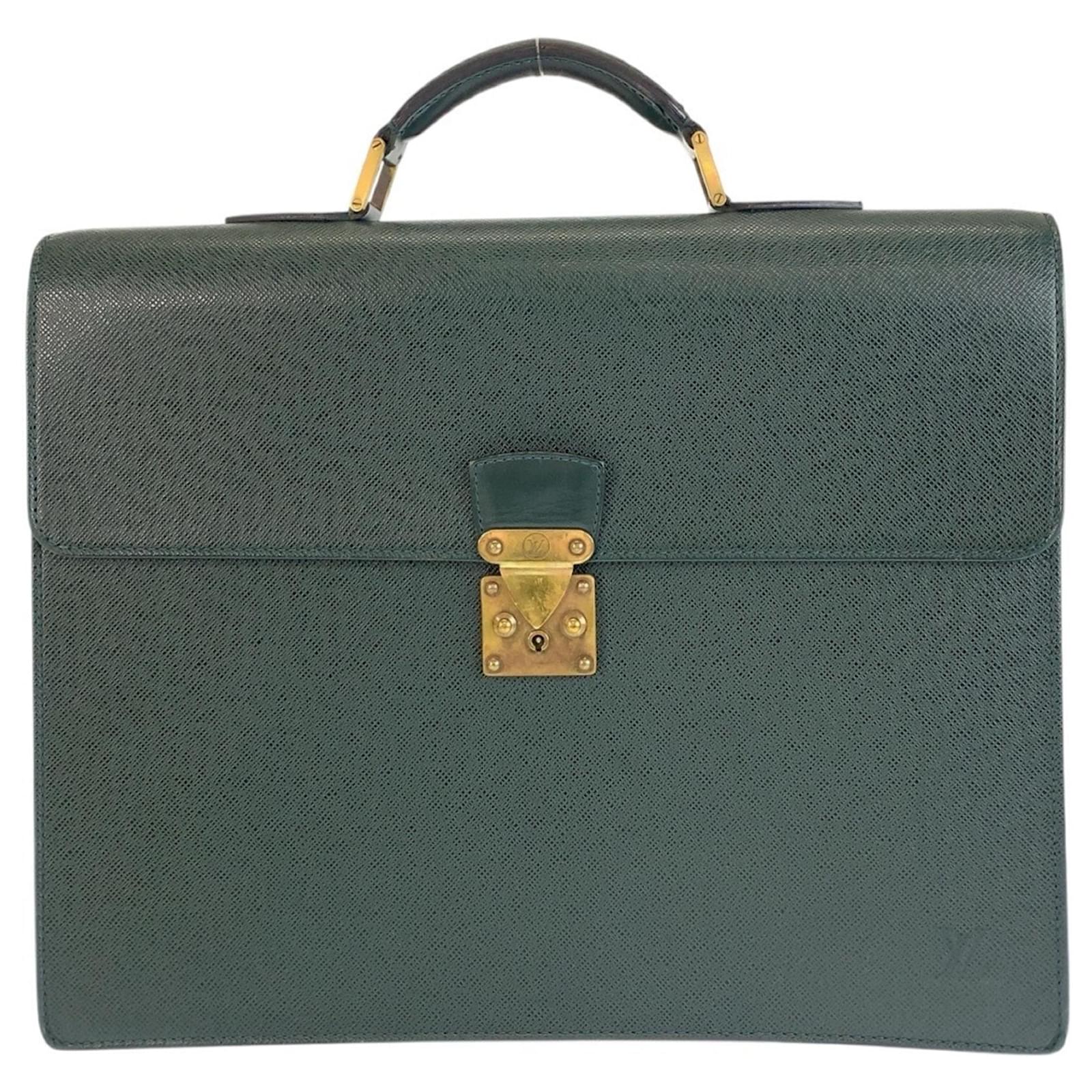 Louis Vuitton Taiga Moscova Briefcase Dark green Leather  ref.2232632