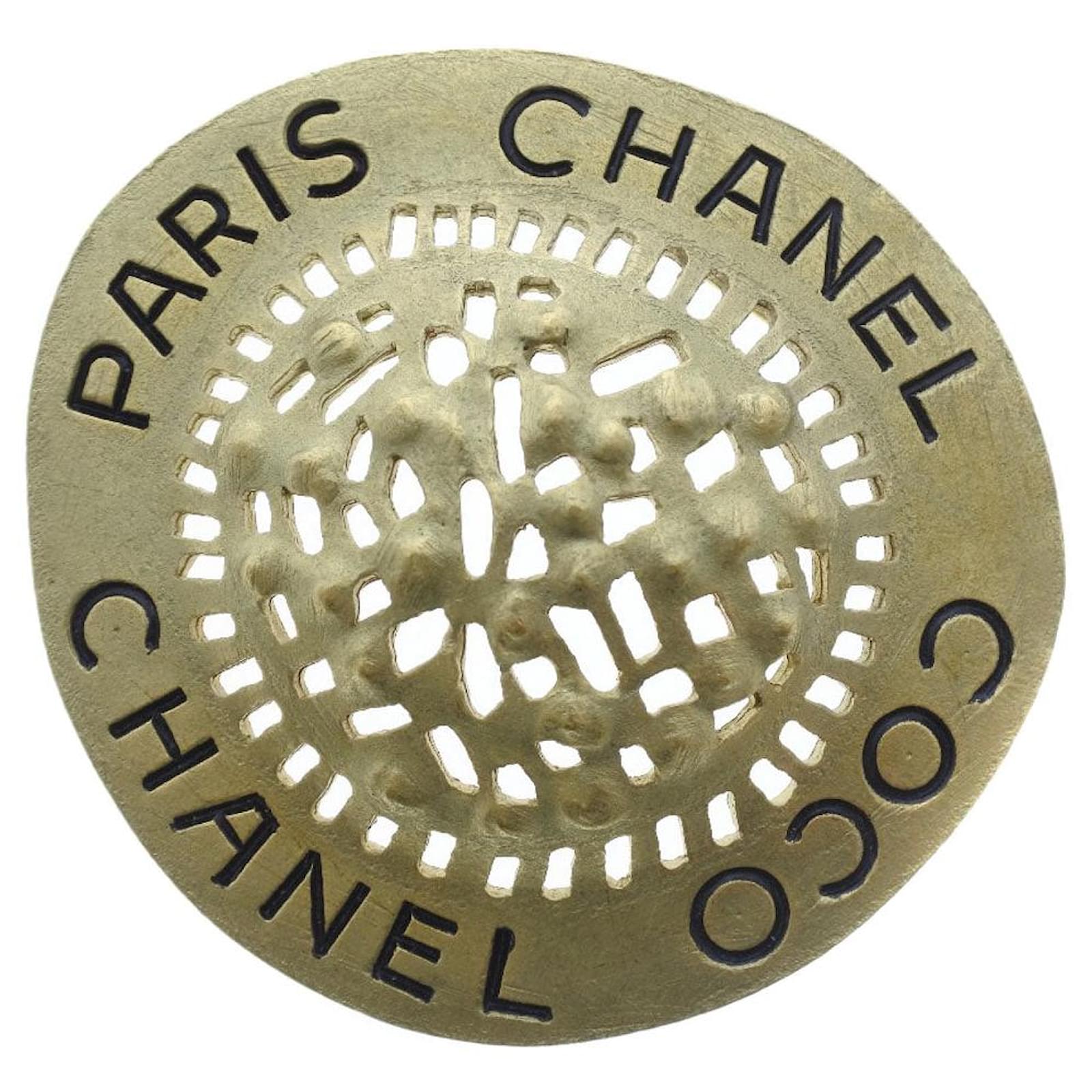 Chanel Gold Plated Hat Motif Brooch 94A Golden Metal  ref.1805316