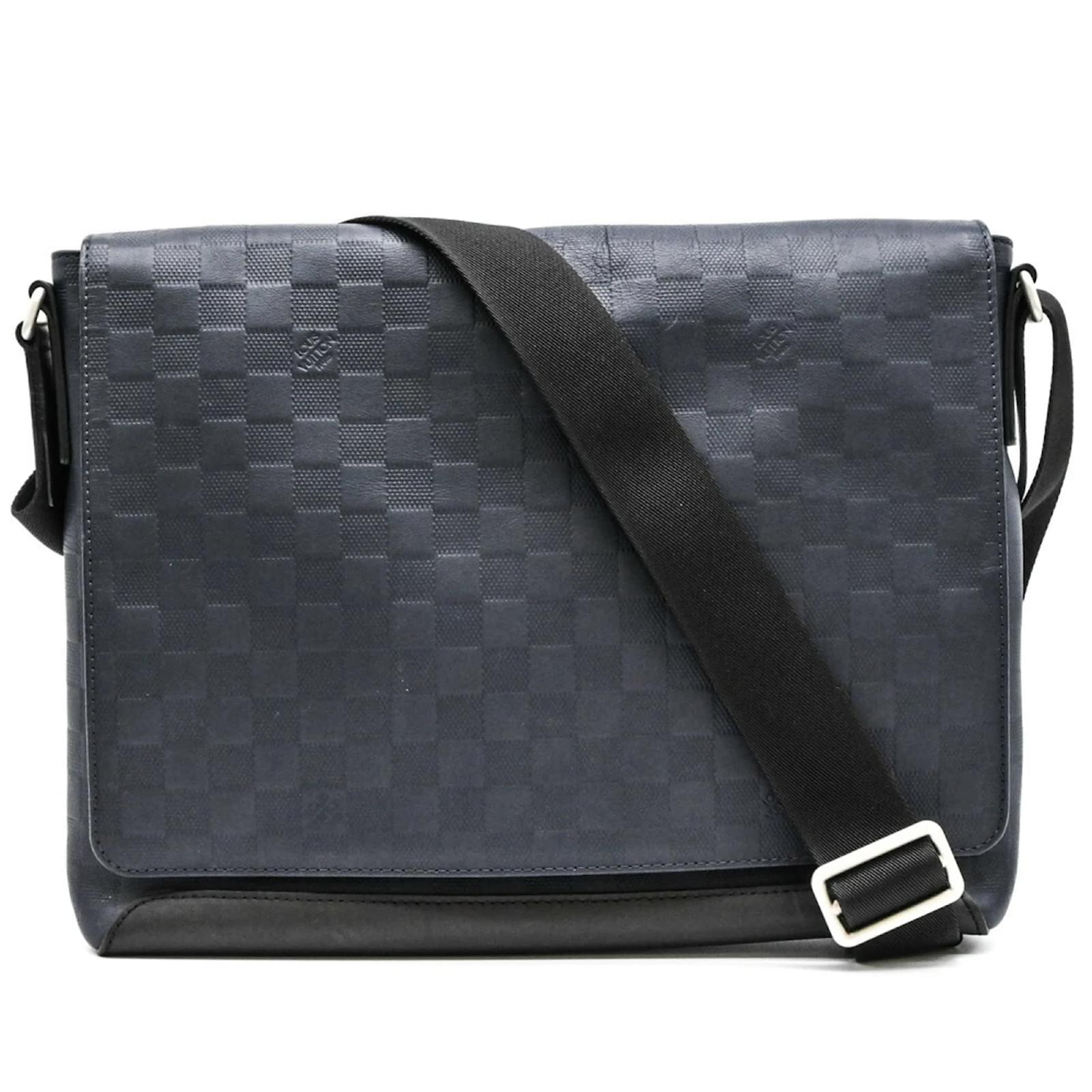 Louis Vuitton Damier Infini District MM Shoulder Bag Navy blue Cloth  ref.2224714