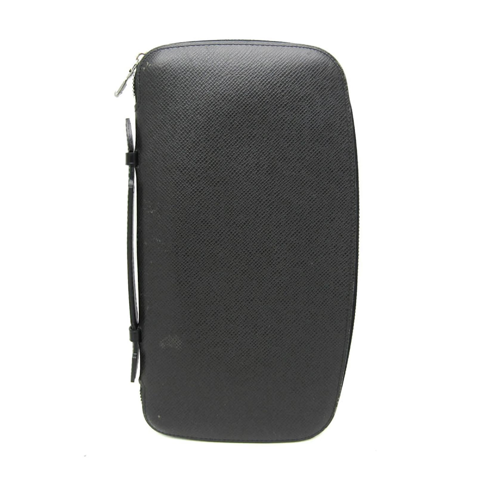 Louis Vuitton Taiga Travel Case Organizer Grey Leather  ref.1906584