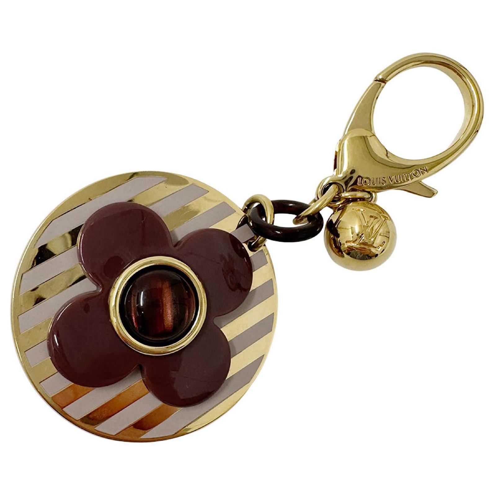 Louis Vuitton Gold Plated Keyring Golden Yellow  ref.2303257