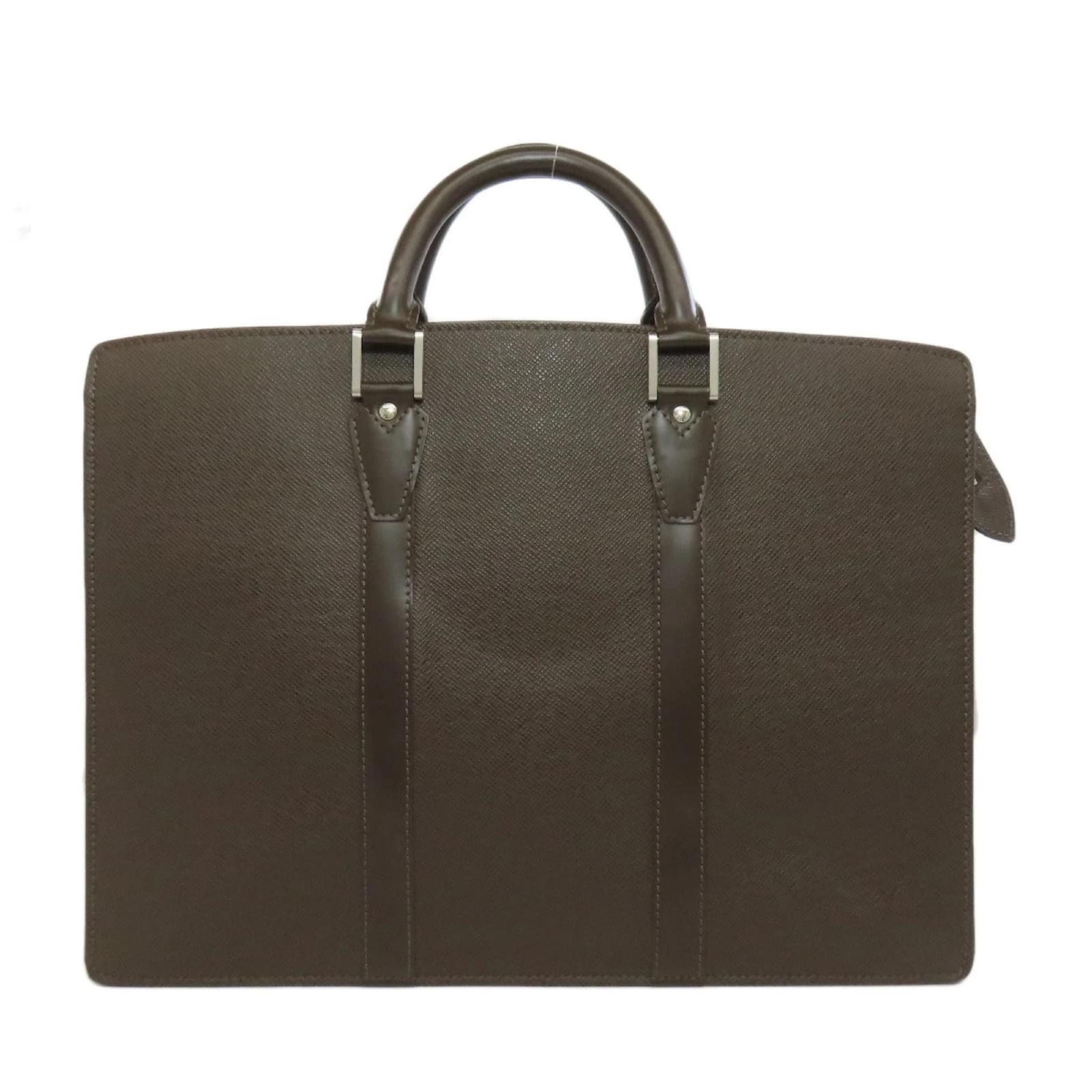 Louis Vuitton Taiga Leather Briefcase Brown  ref.2214203