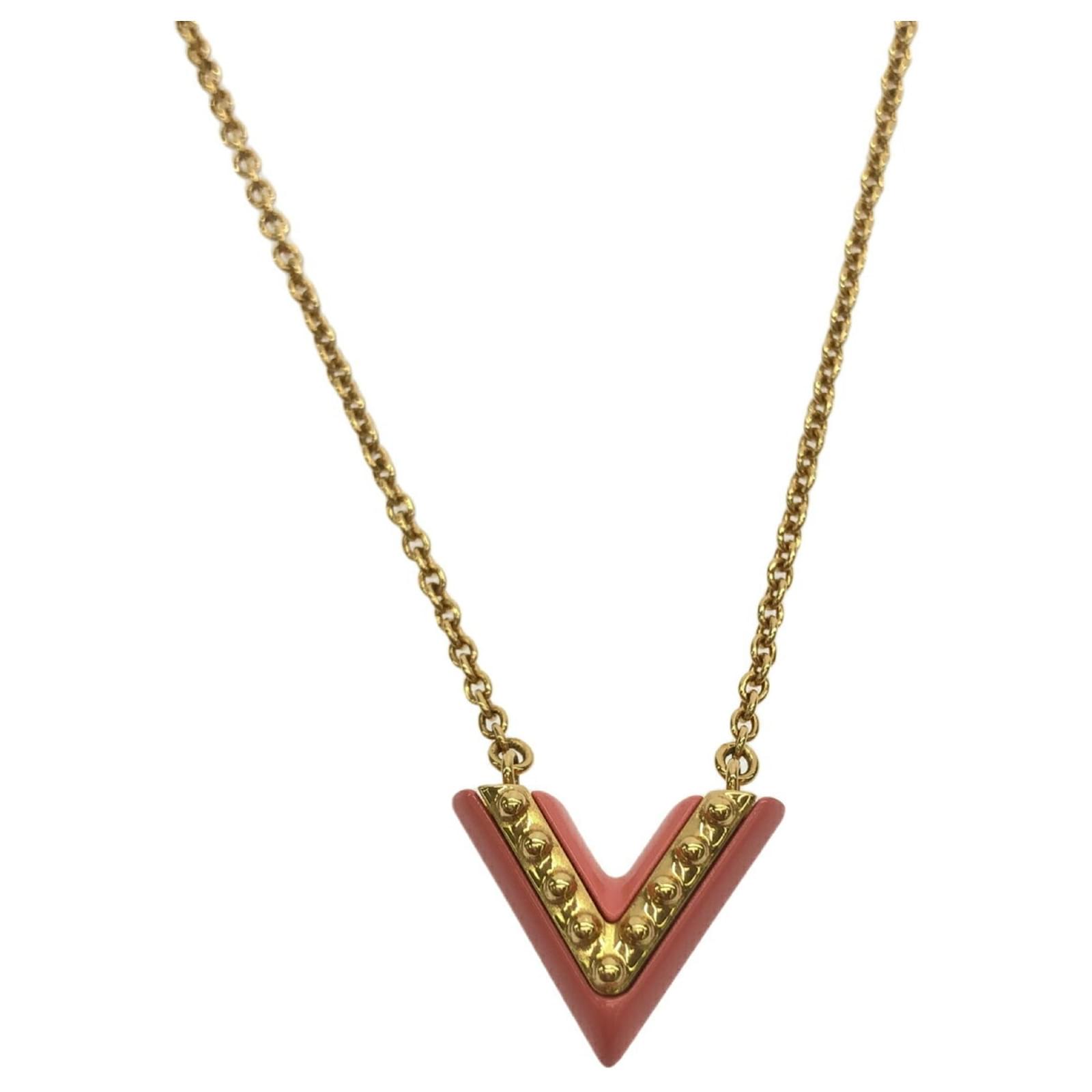 Louis Vuitton Gold Necklace Golden  ref.2302321