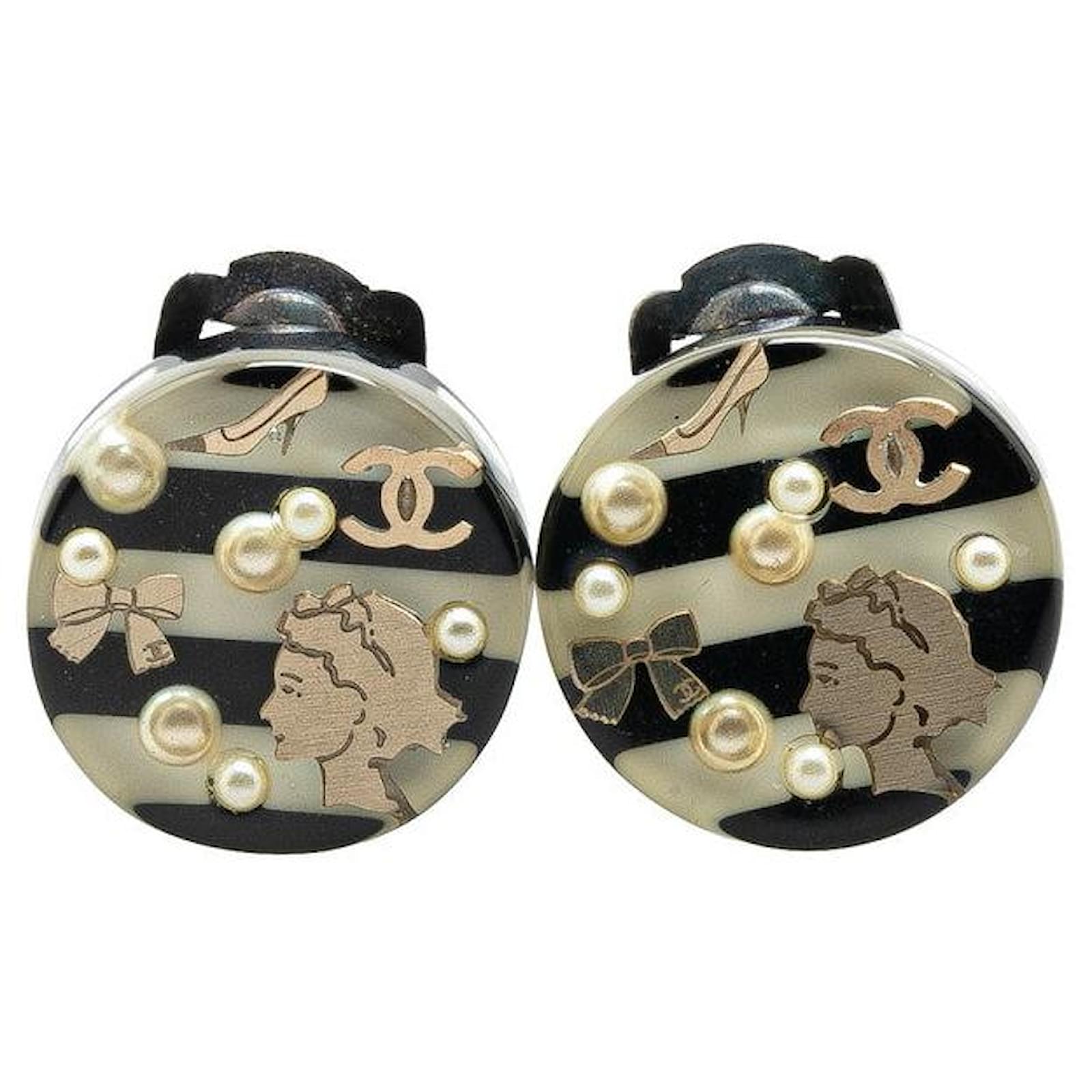 Chanel Plastic Clip Earrings Earrings 06A Black  ref.2302171