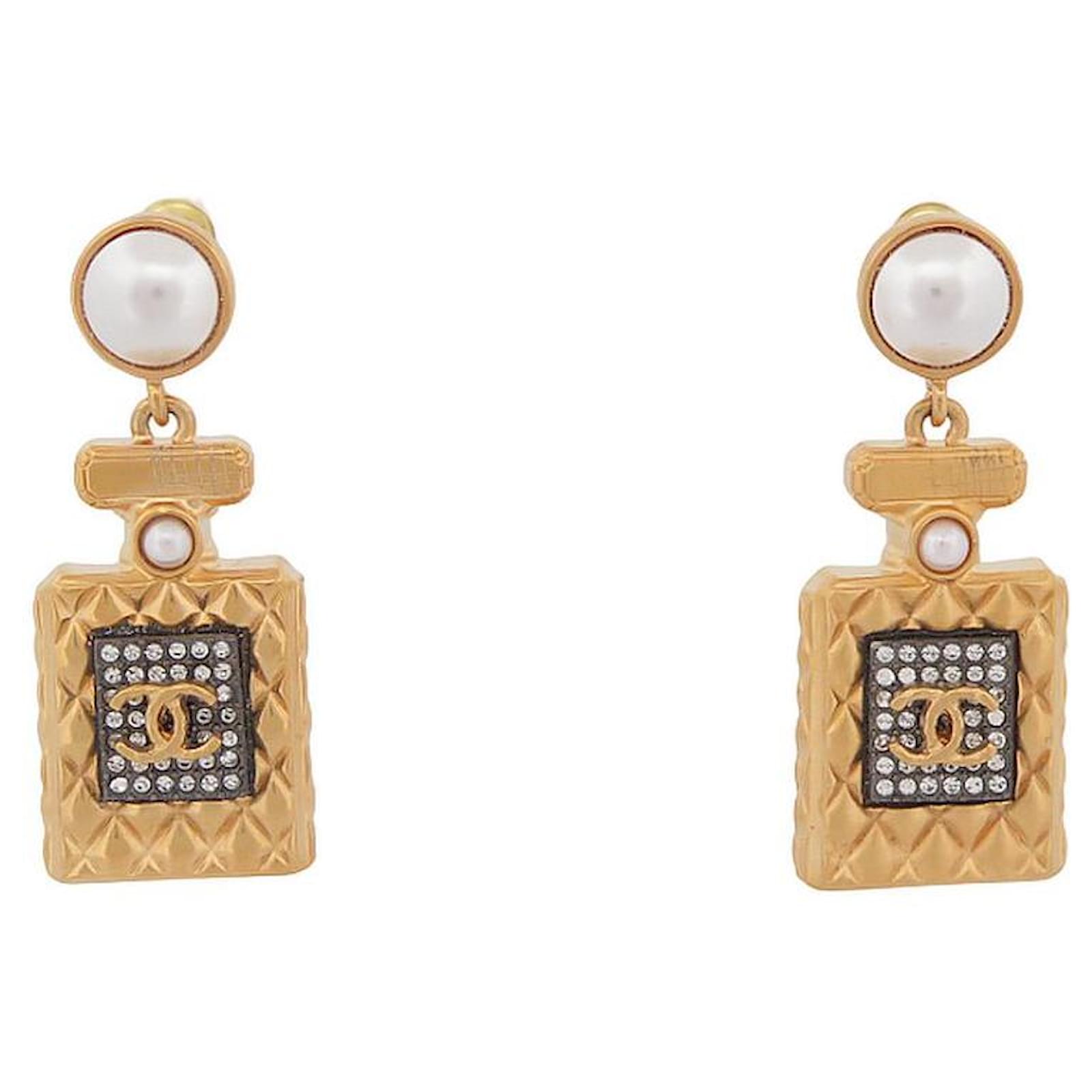 NINE CHANEL NUMBER 5 PERFUME BOTTLE GOLD EARRINGS Golden Metal  ref.2206407