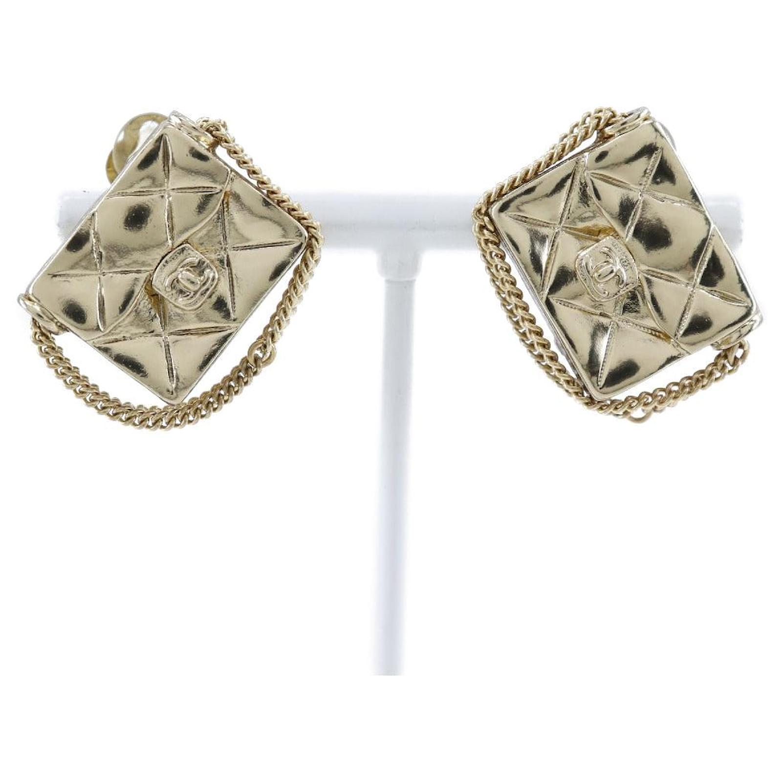 Chanel Gold Plated Matelasse Earrings Golden Leather  ref.2290816