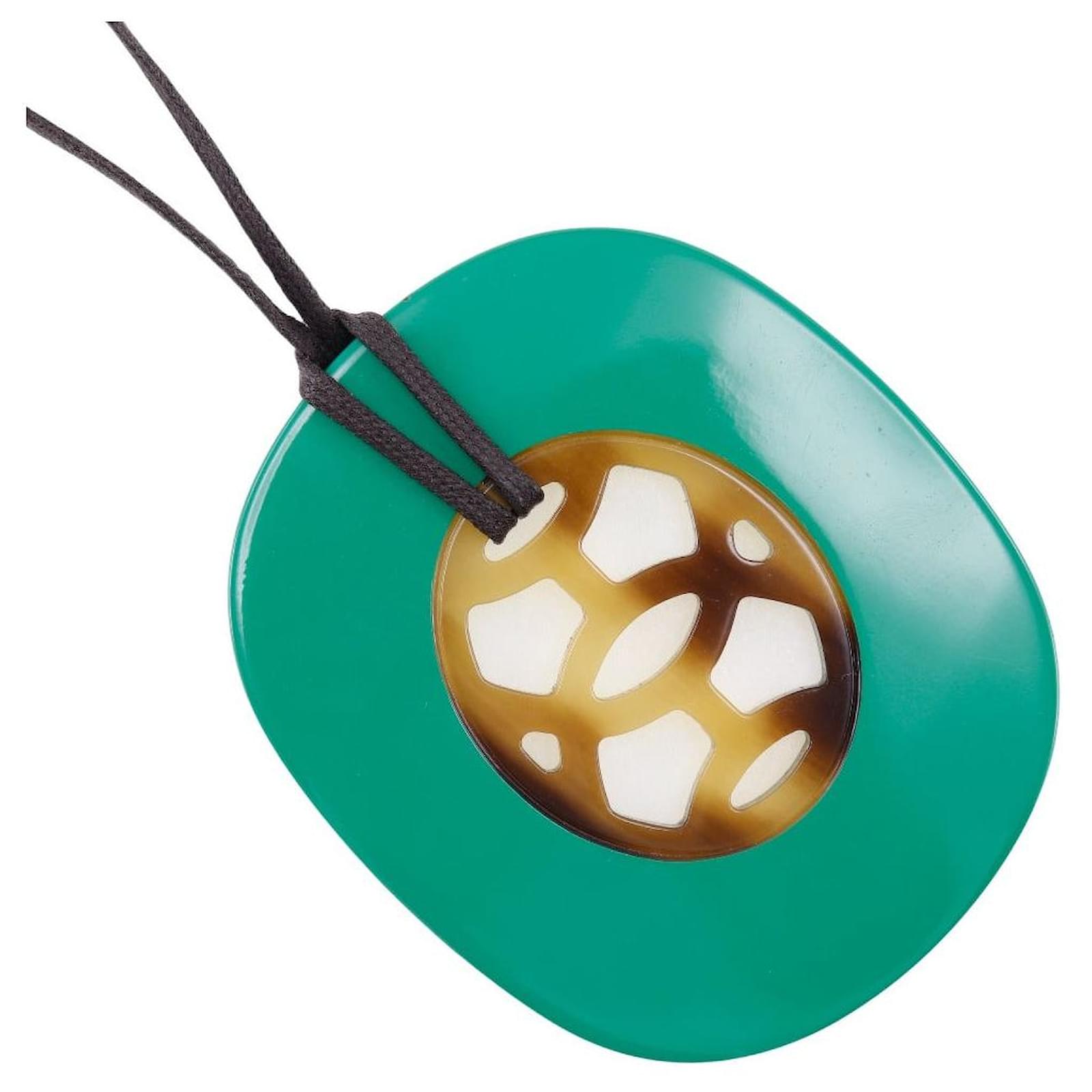 Hermès Hermes Buffalo Horn Lift Necklace Green  ref.1803215