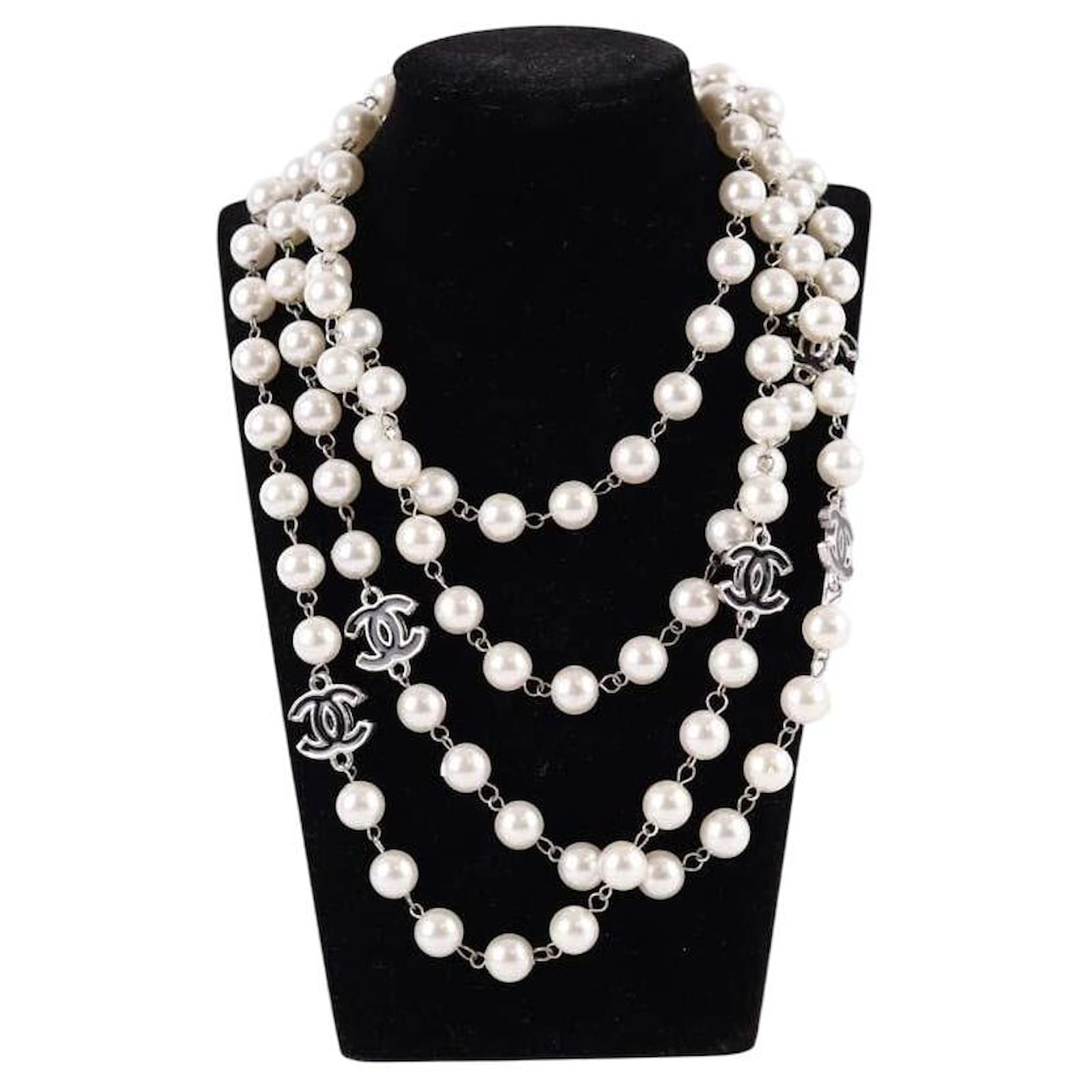Chanel Pearl necklace White  ref.1785944