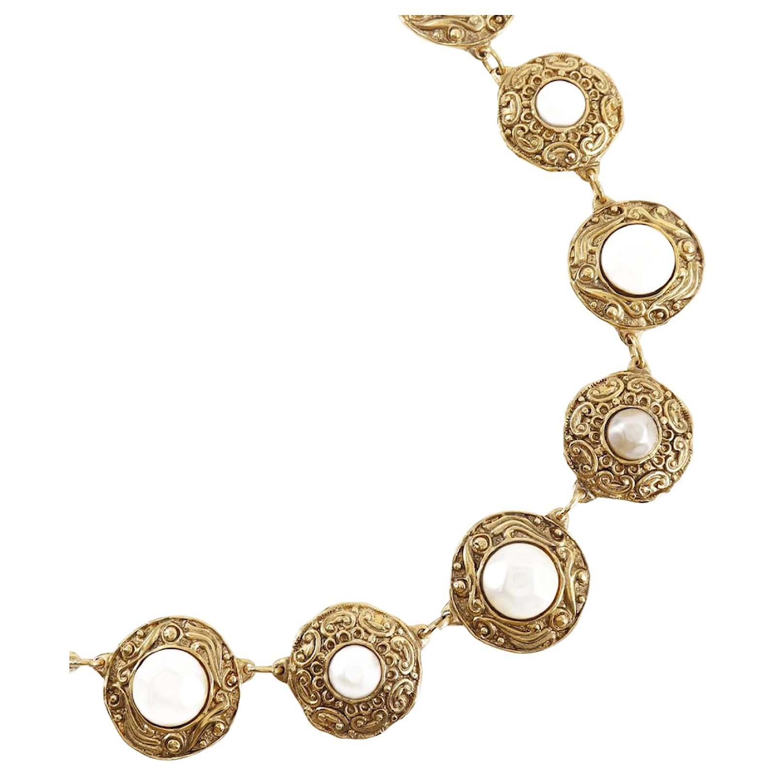Chanel Vintage Necklace Golden Metallic Metal  ref.2281300