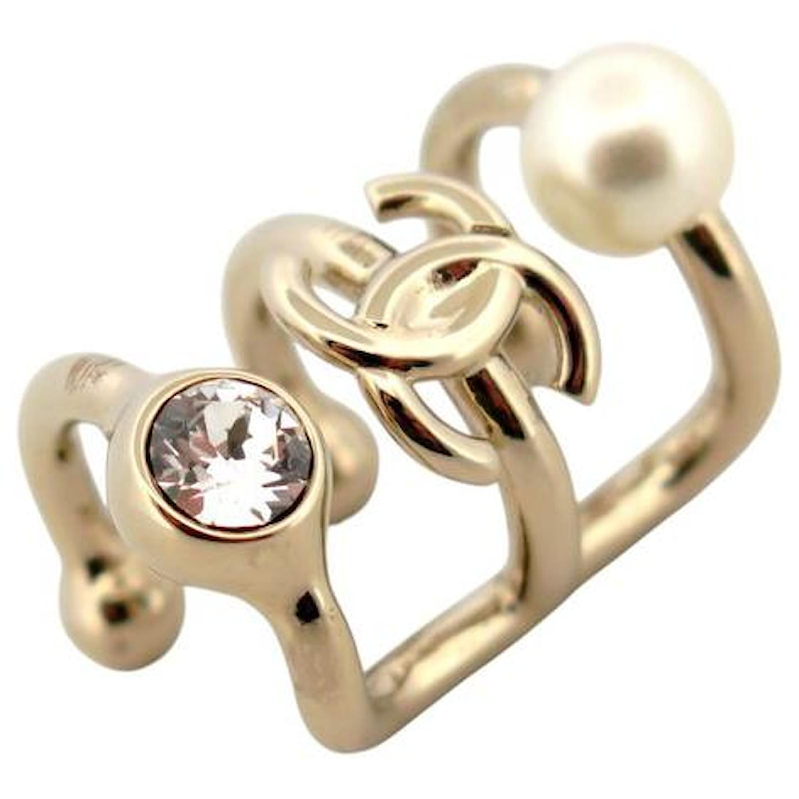 NINE CHANEL EAR CUFF EARRINGS CC LOGO PEARL STRASS IN GOLD METAL Golden  ref.2236186